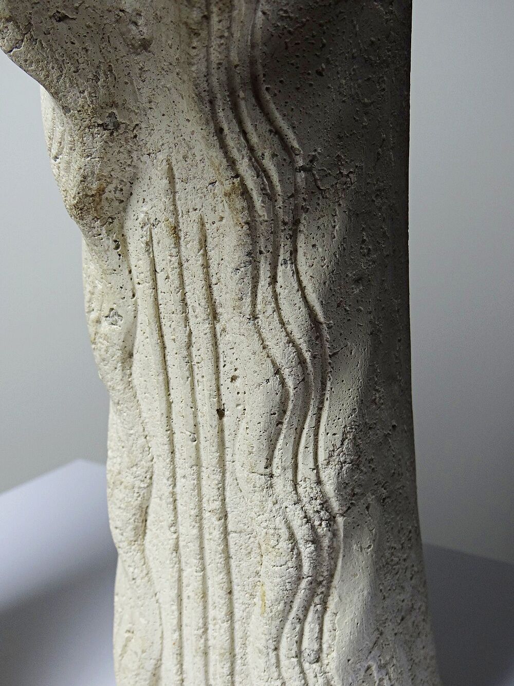 Pair of candlesticks "Akwe Priestesses" contemporary African Holländer style