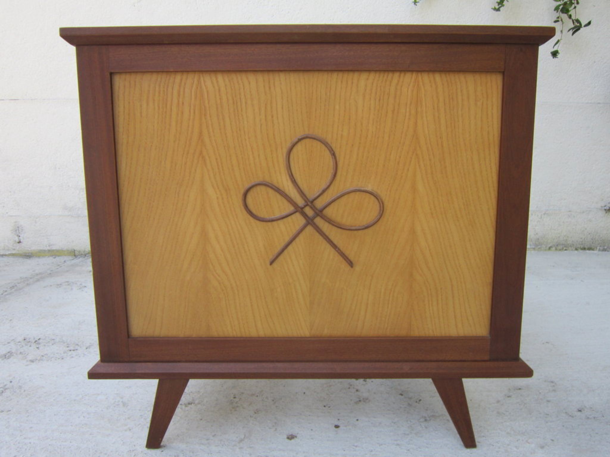 Wood and rattan child bed
