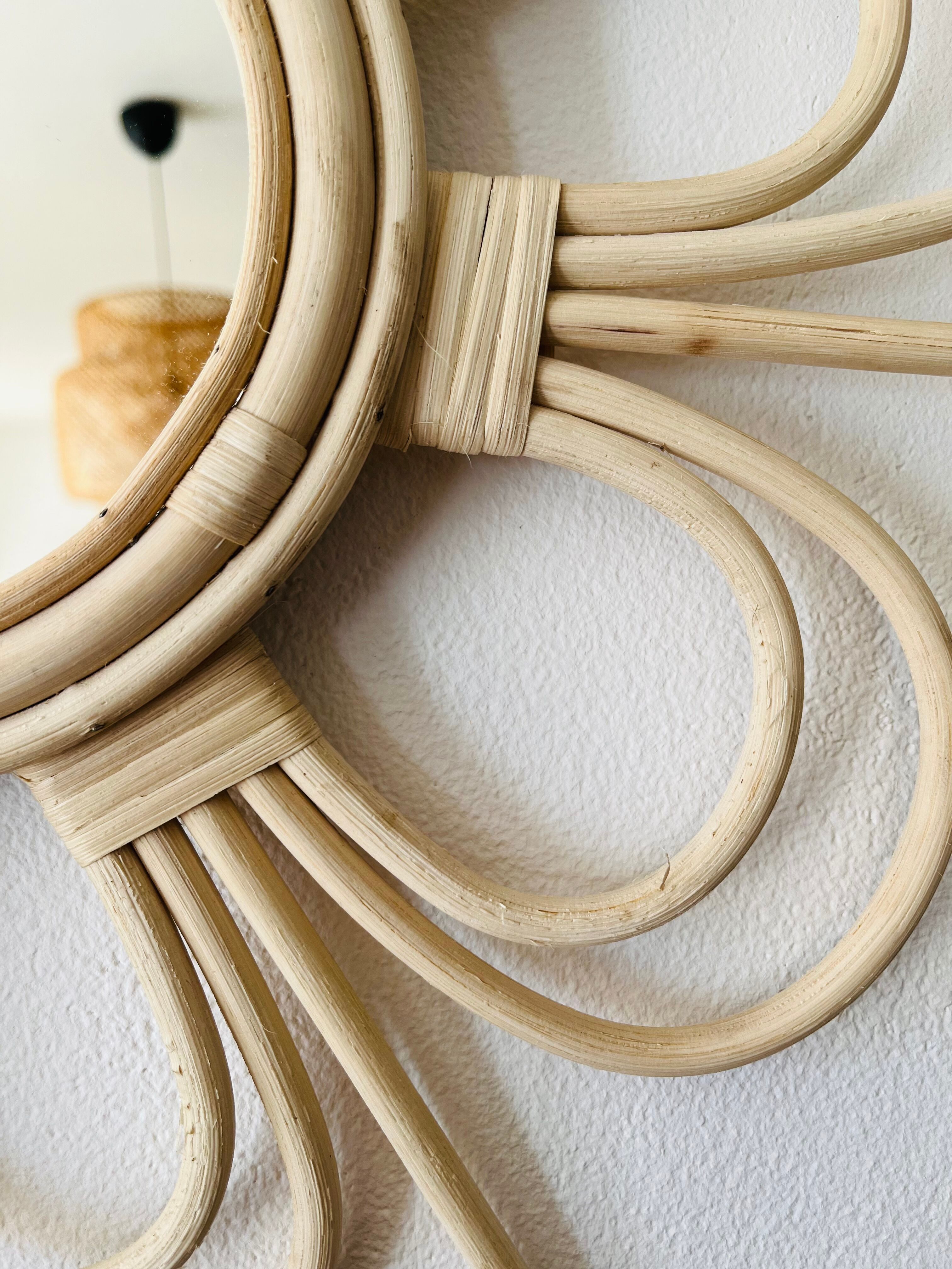 Flower-shaped rattan mirror, 55 cm