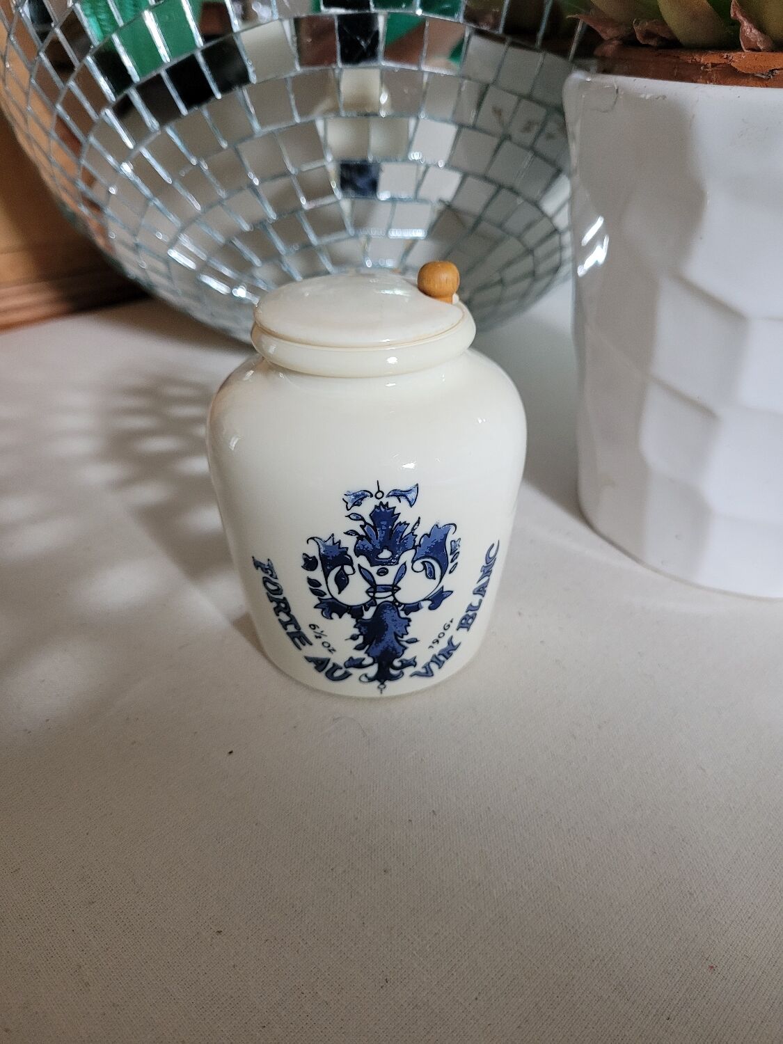 Small mustard pot from the 70s.