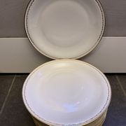 12 assiettes plates en porcelaine de Chartres sur Cher, Tiffonnet et Cie