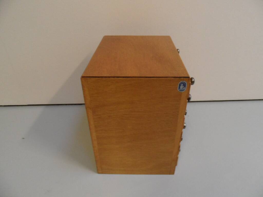 Classeur vintage à tiroirs