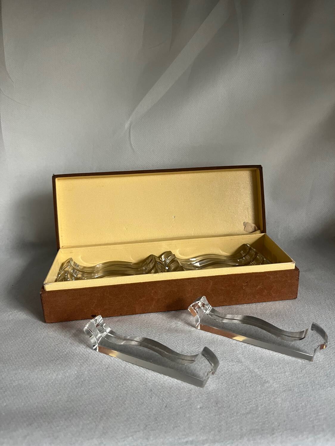 Set of 12 knife rests