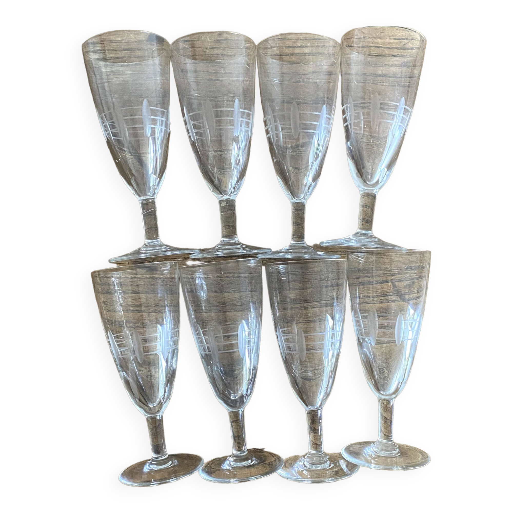 Chiseled decoration flutes