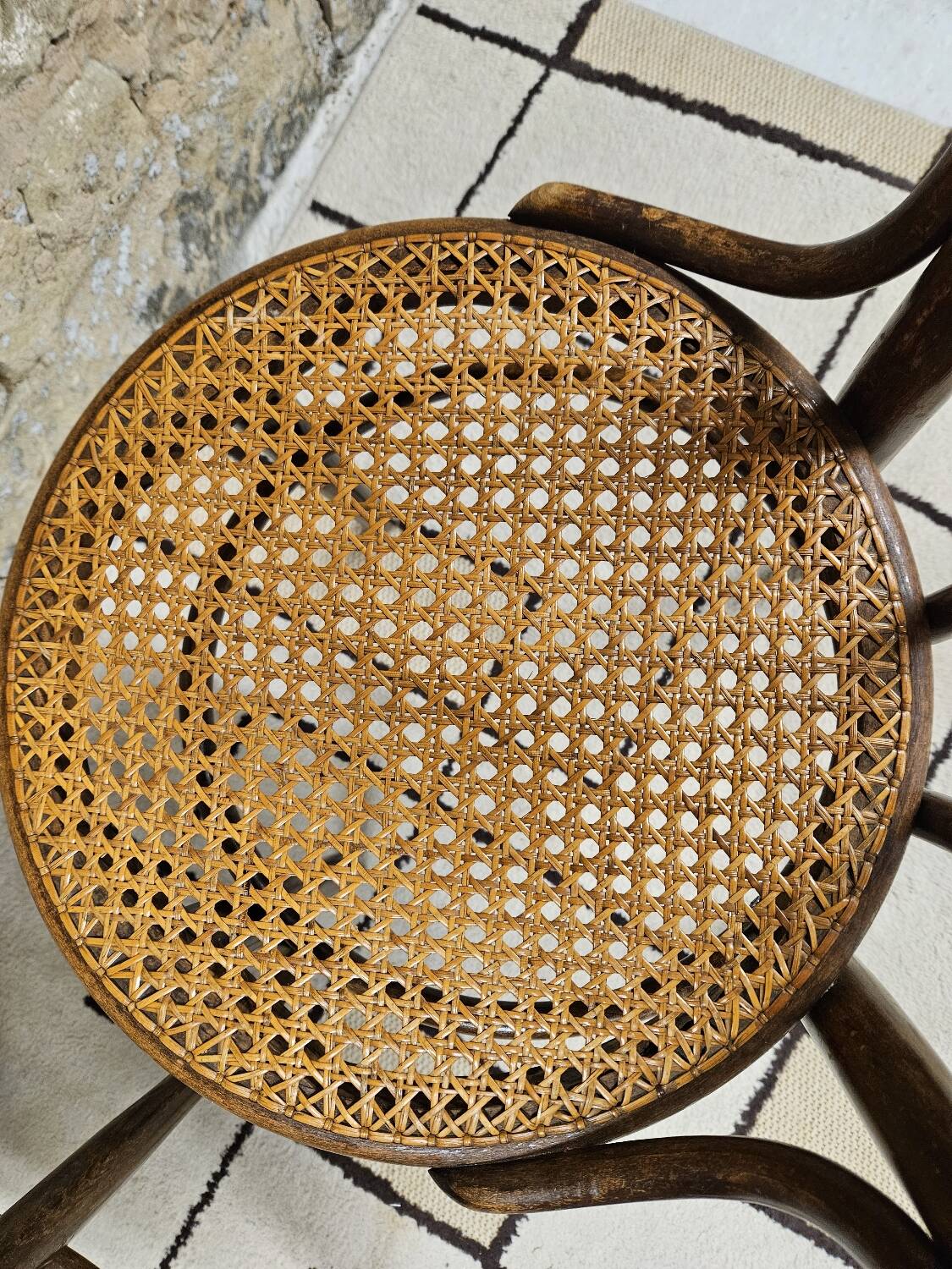 Pair of Thonet austria Nr 18 curved wood bistro chairs