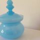 Pot en opaline bleue