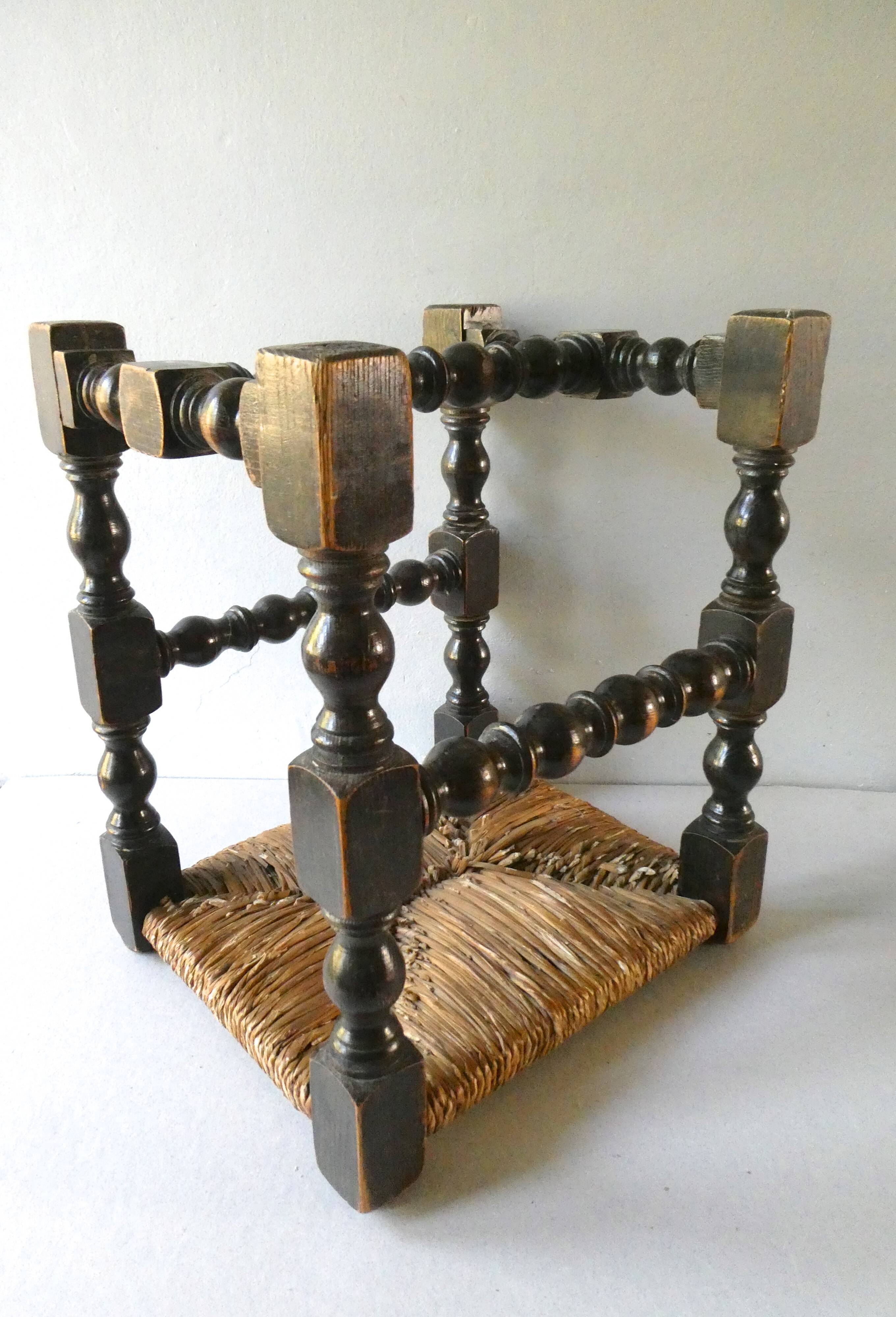 Carved wooden and mulched seat