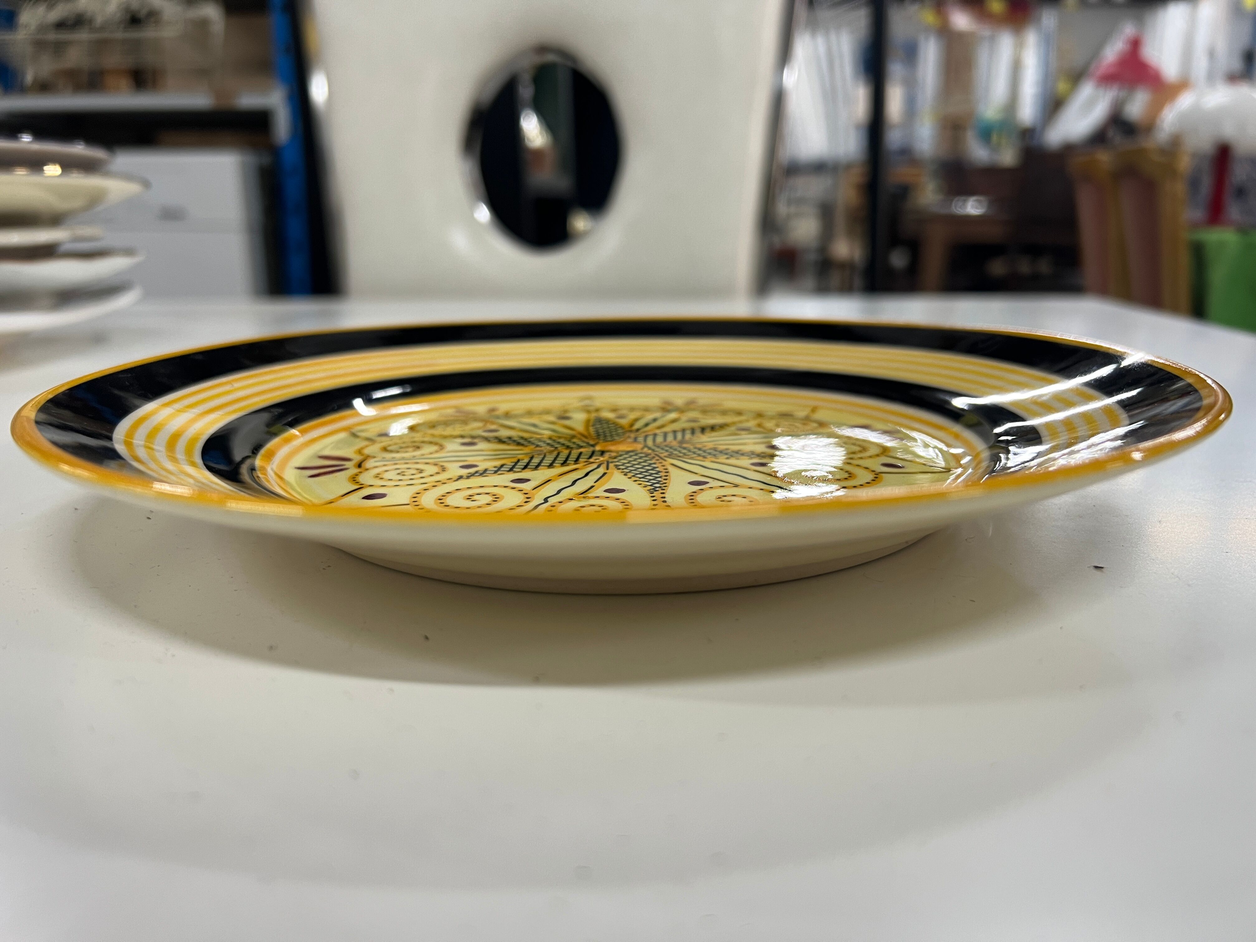 Ceramic plate HB Quimper with Breton decoration