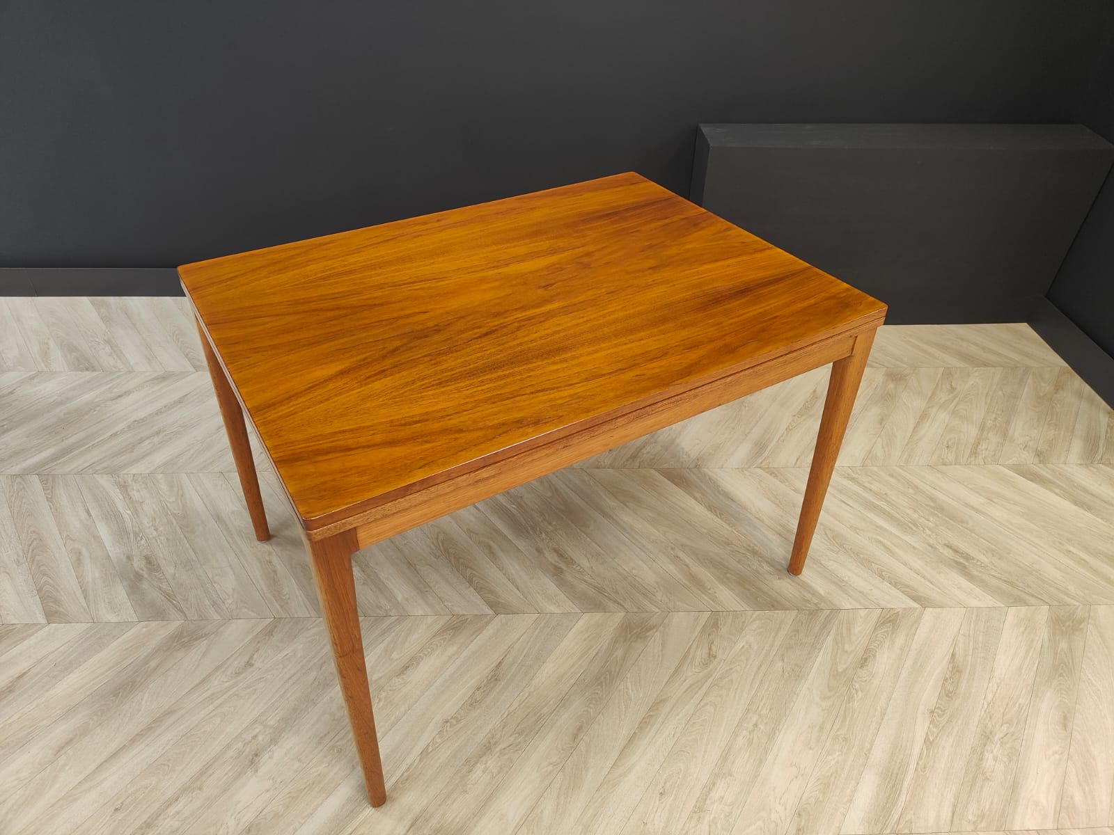 Mid Century extendable dining table | Vintage