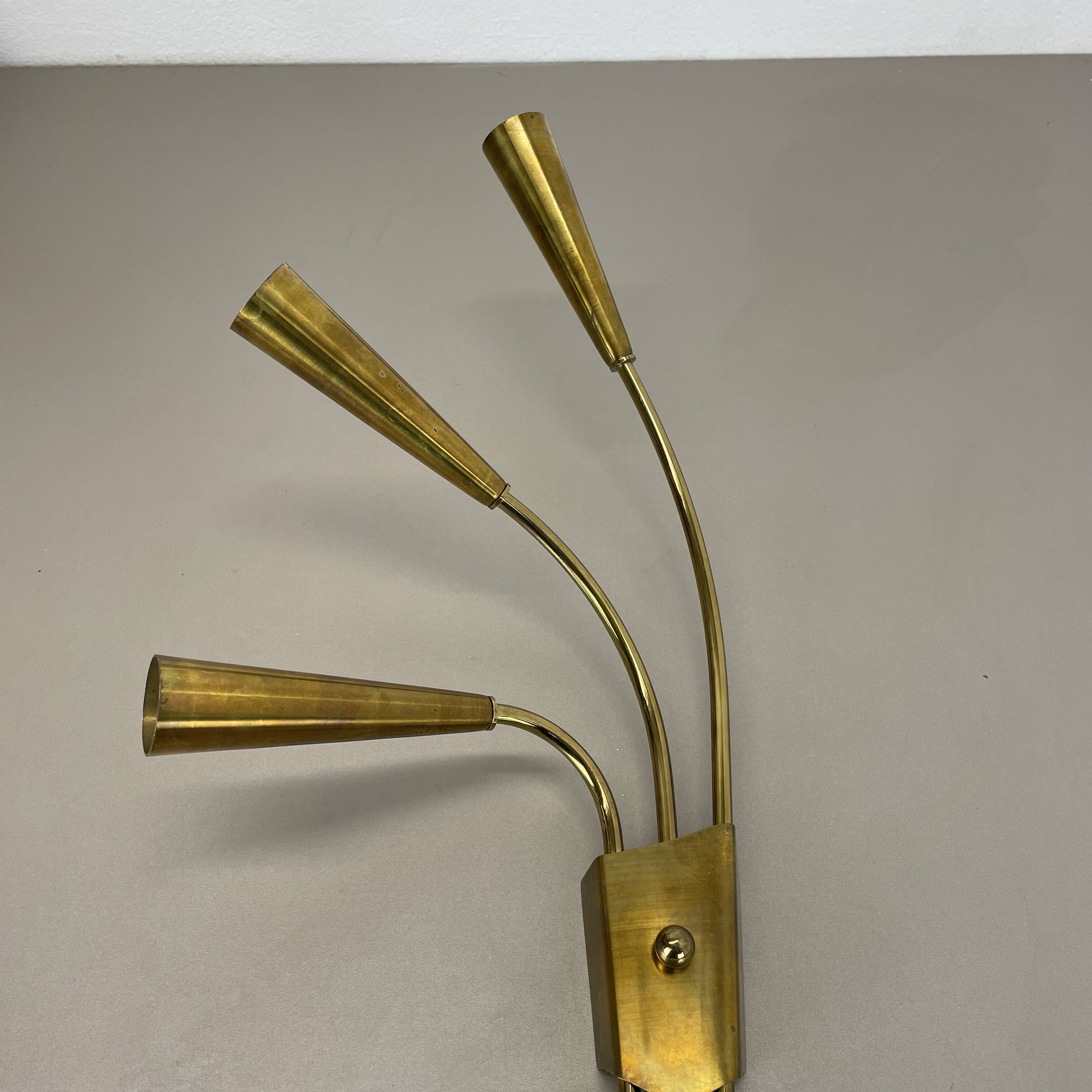 rare minimalist 53cm Brass Stilnovo Style Theatre Wall Light Sconce, Italy 1950s