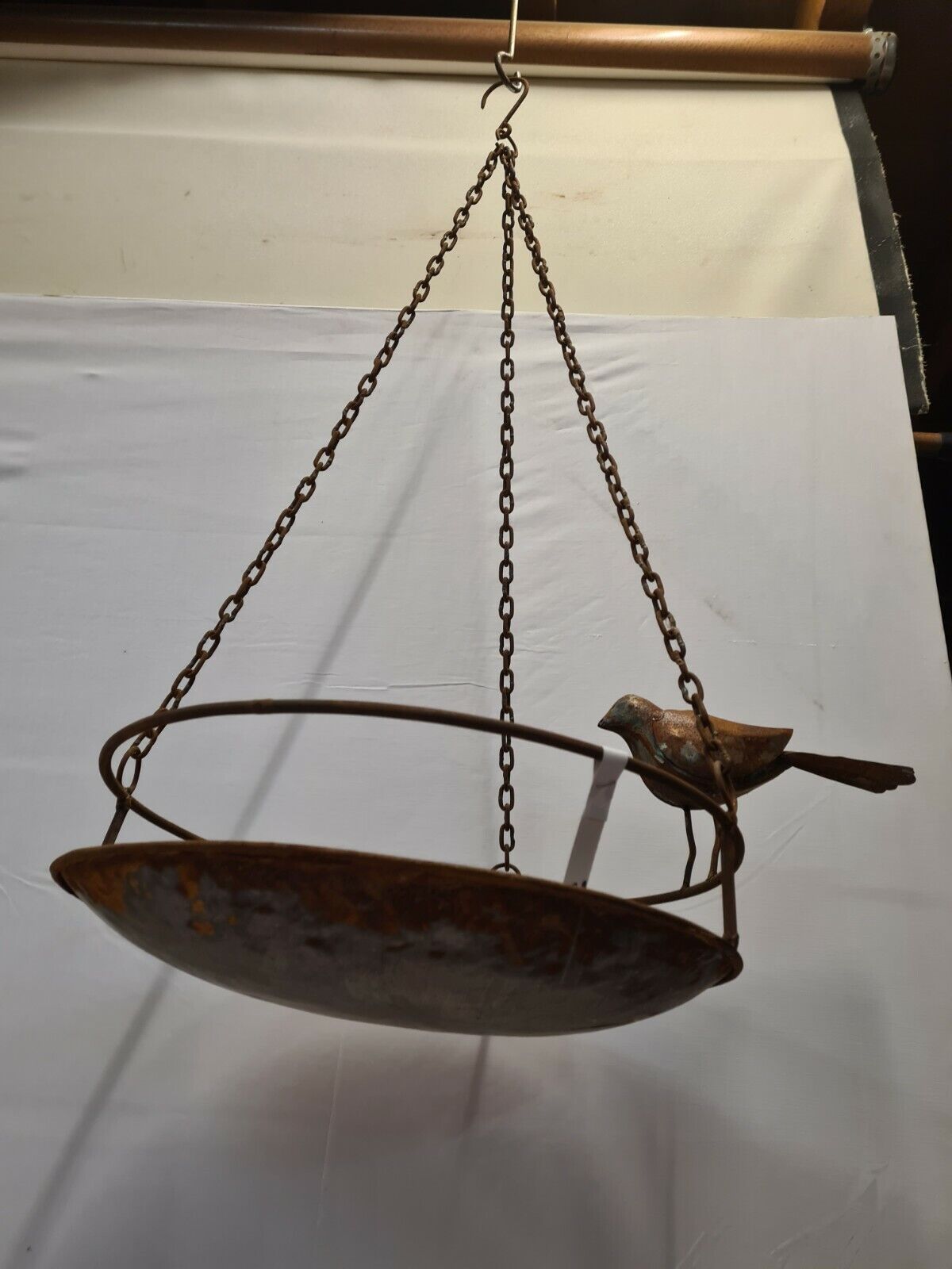 Bird bath to hang in iron