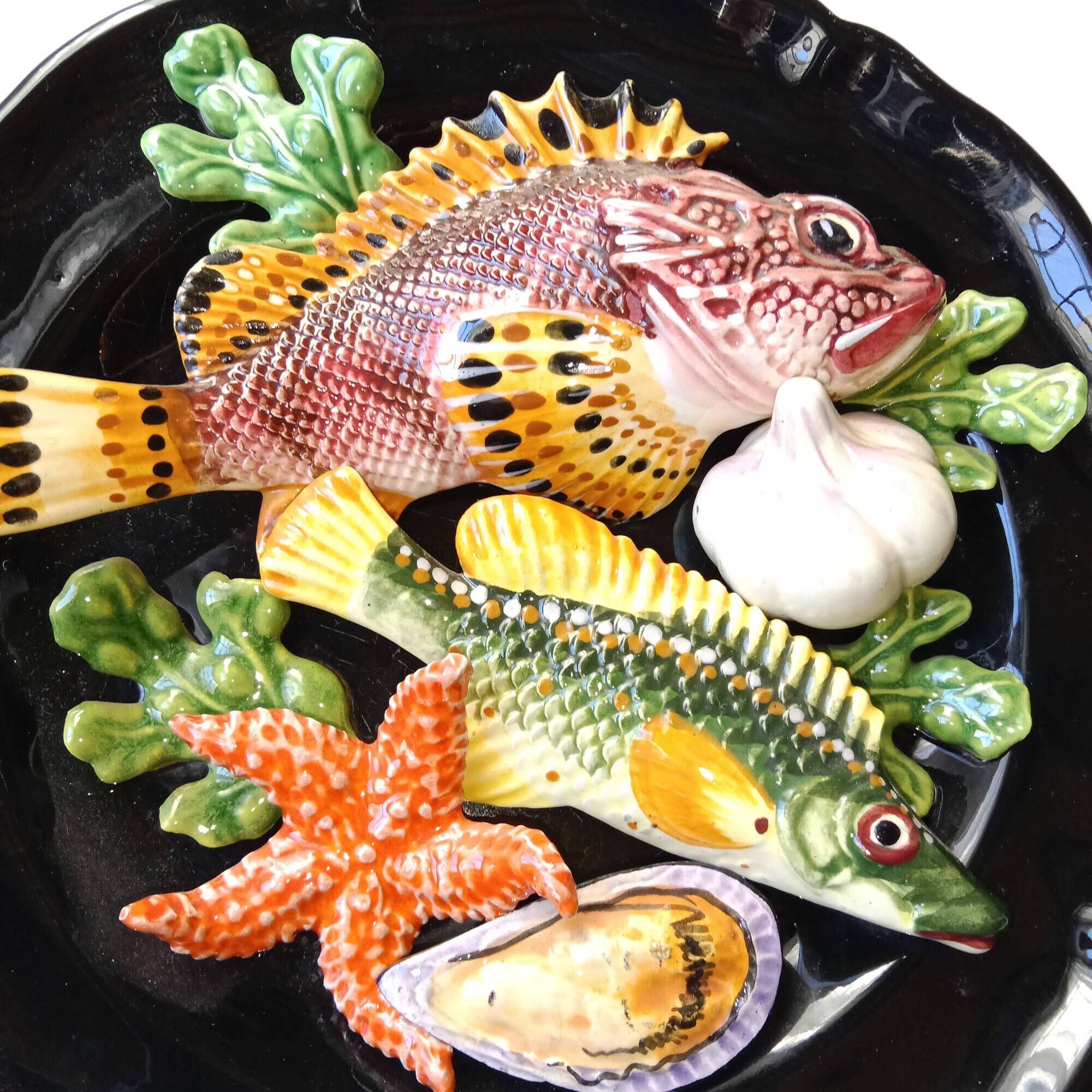 Assiette en Barbotine style 1970 Vallauris Poissons Étoile de Mer