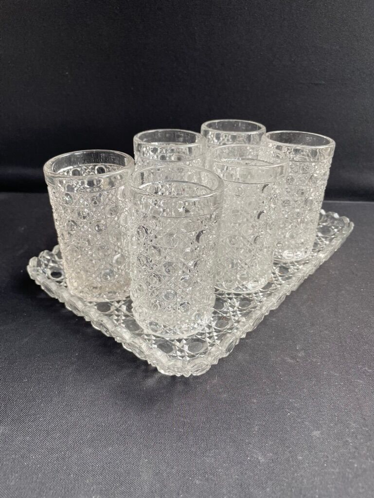 Tray and 6 mugs in blown and molded glass