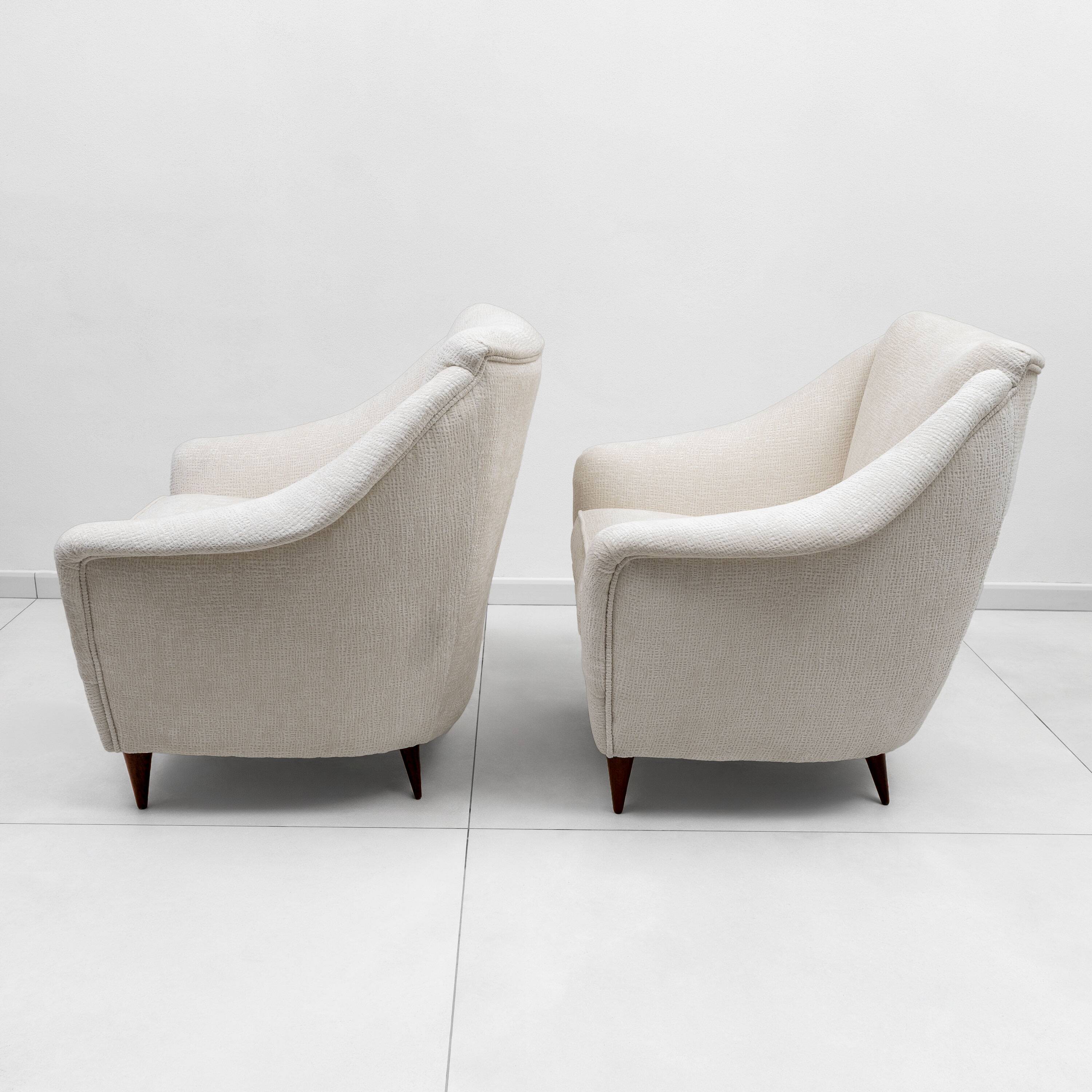 Pair of Ico Parisi MidCentury Modern Italian Armchairs for Ariberto Colombo