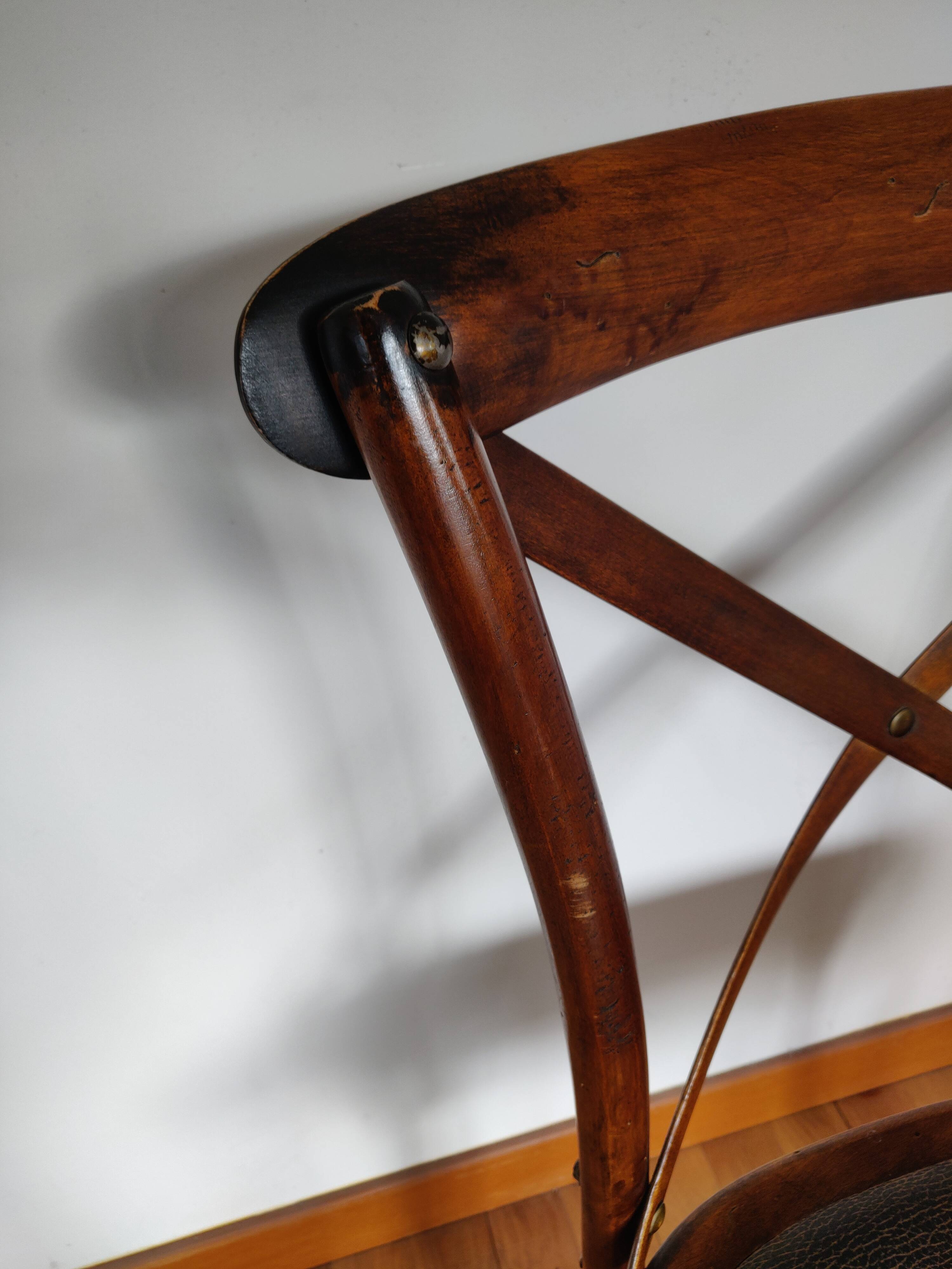 Set of 4 wooden bistro chairs