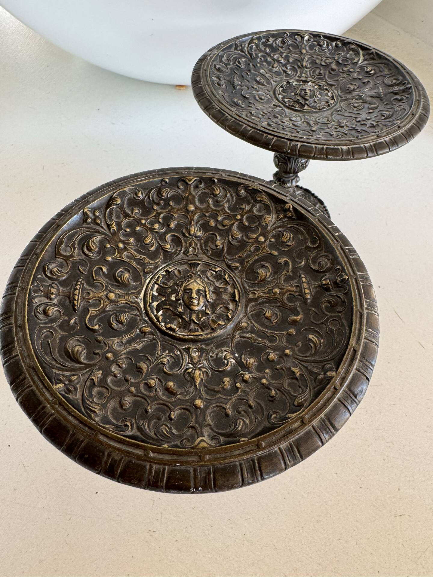Bronze footed bowls in Renaissance style