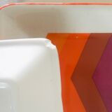 Service gien en porcelaine émaillée modèle "flèches" années 70
