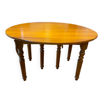 Extendable walnut living table