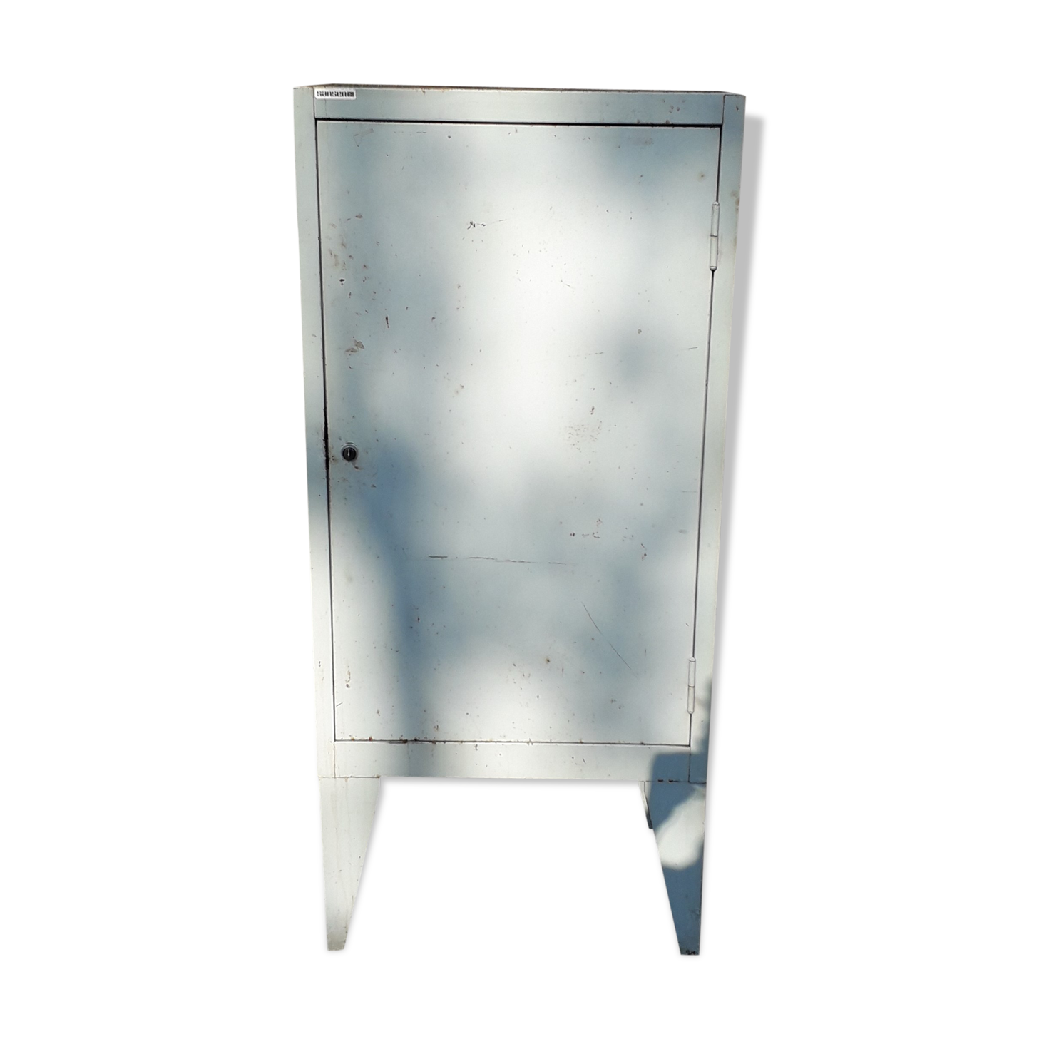 Industrial metal storage cabinet