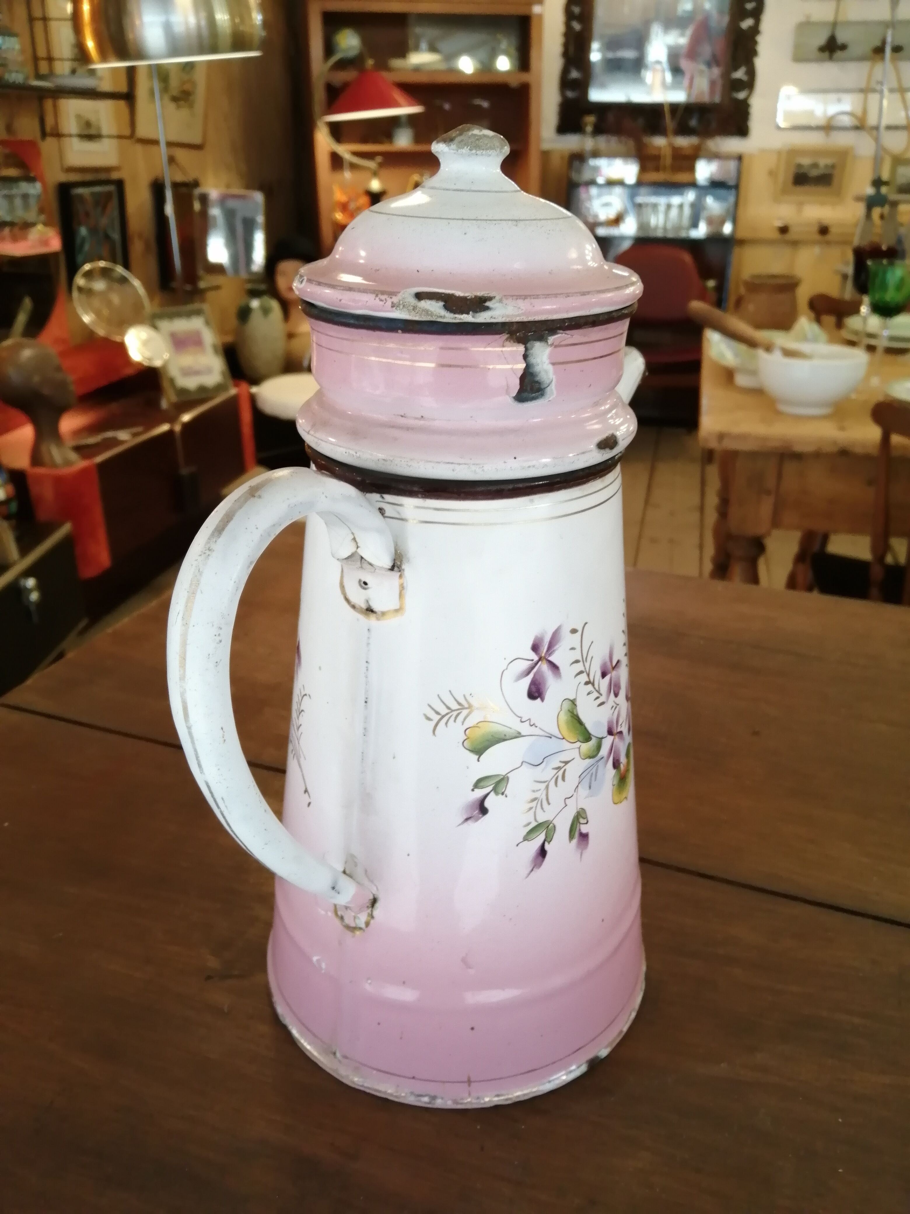 Enamelled sheet metal coffee maker with floral decoration