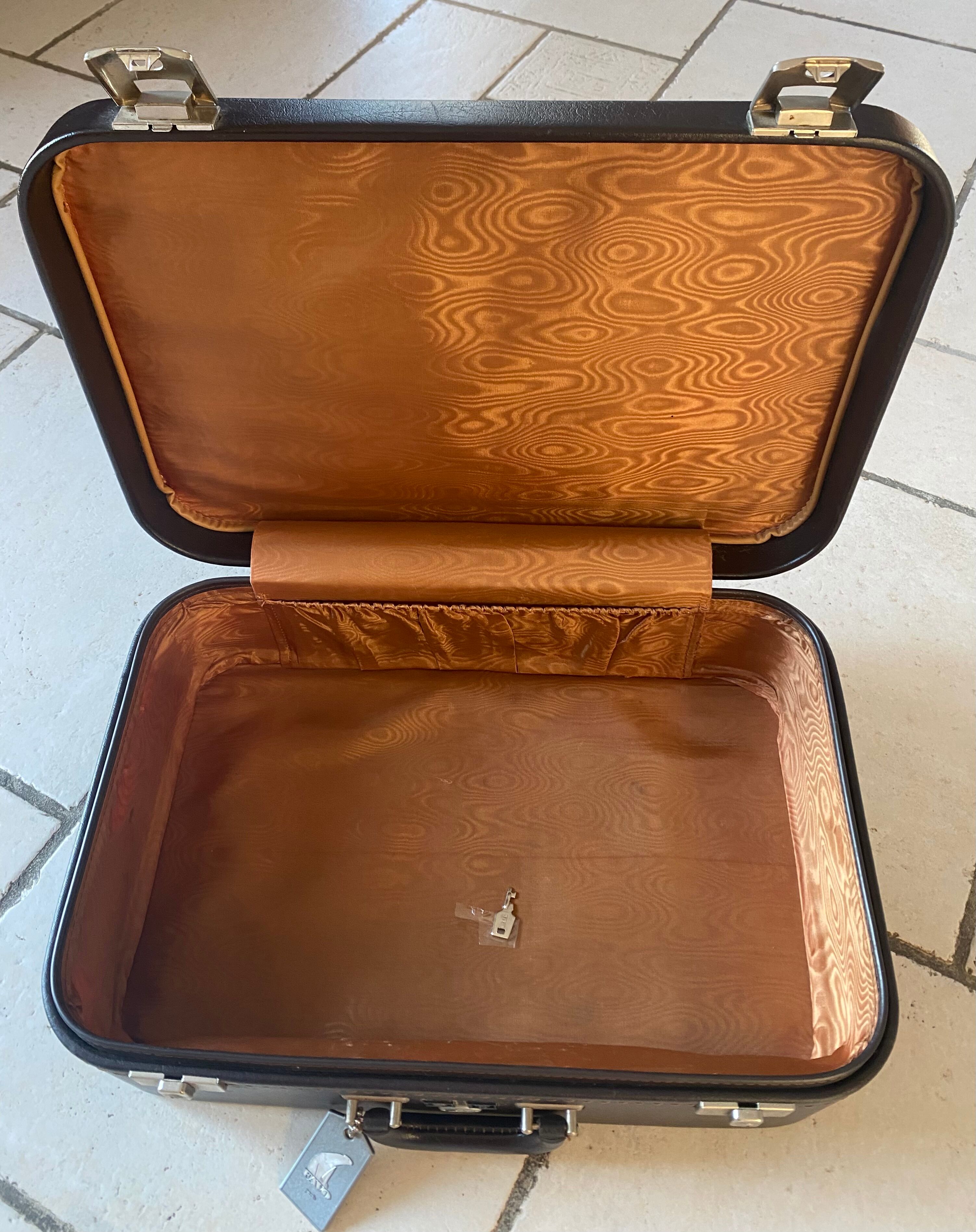 Brown suitcase Favo vintage