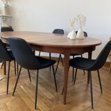 Extendable Scandinavian table