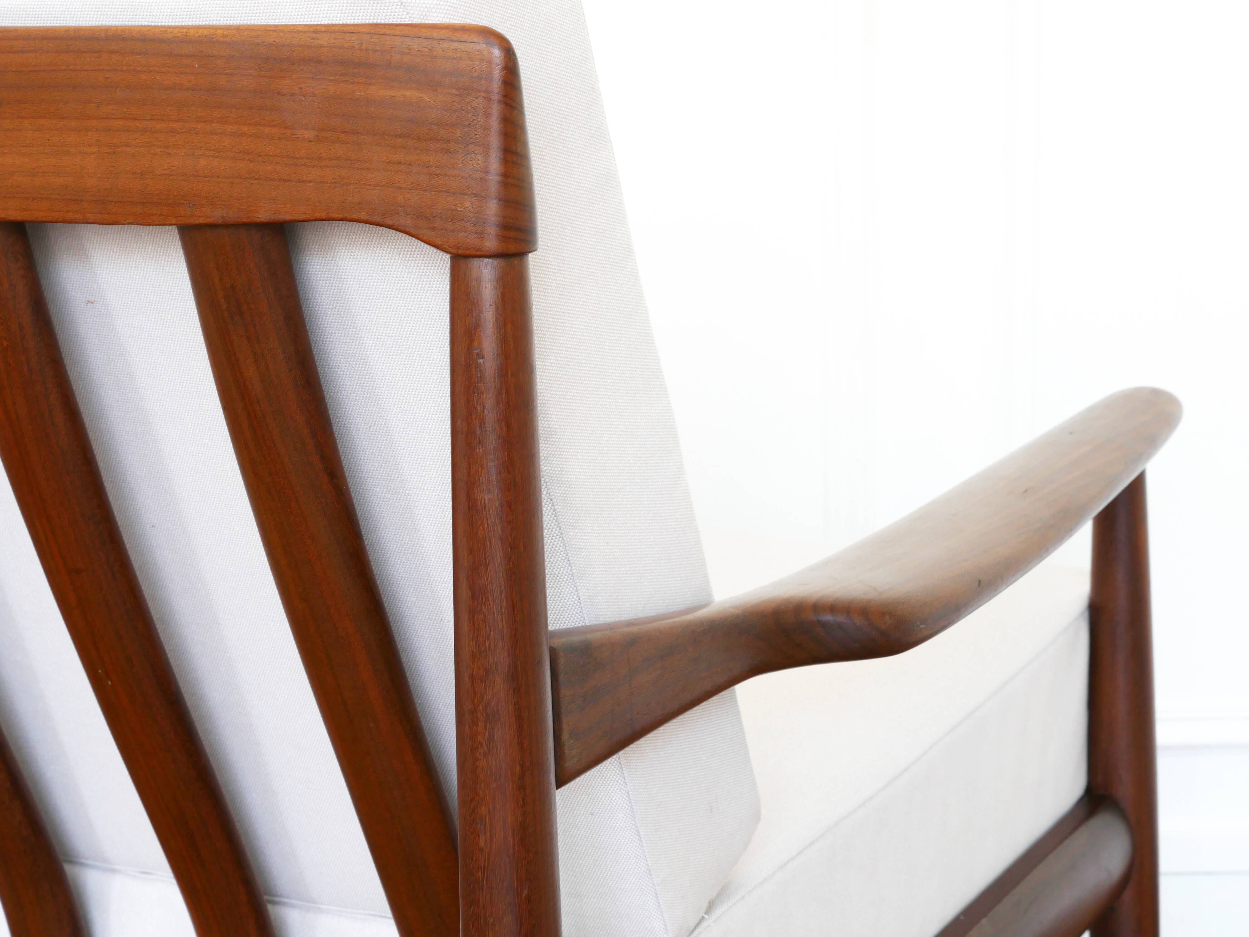 Scandinavian armchair in teak - Fabric, foams & straps: new