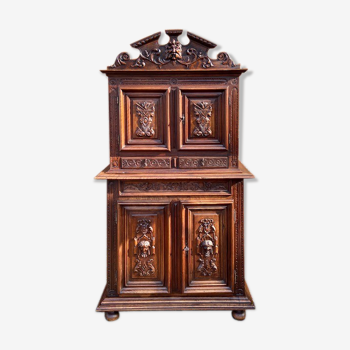 Cabinet louis XIII en noyer époque 19 ème