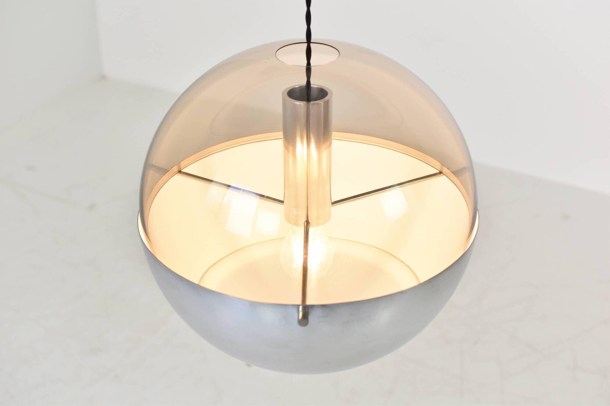 Rare ‘Luna’ pendant by H. Fillekes for Artiforte, The Netherlands 1950s.