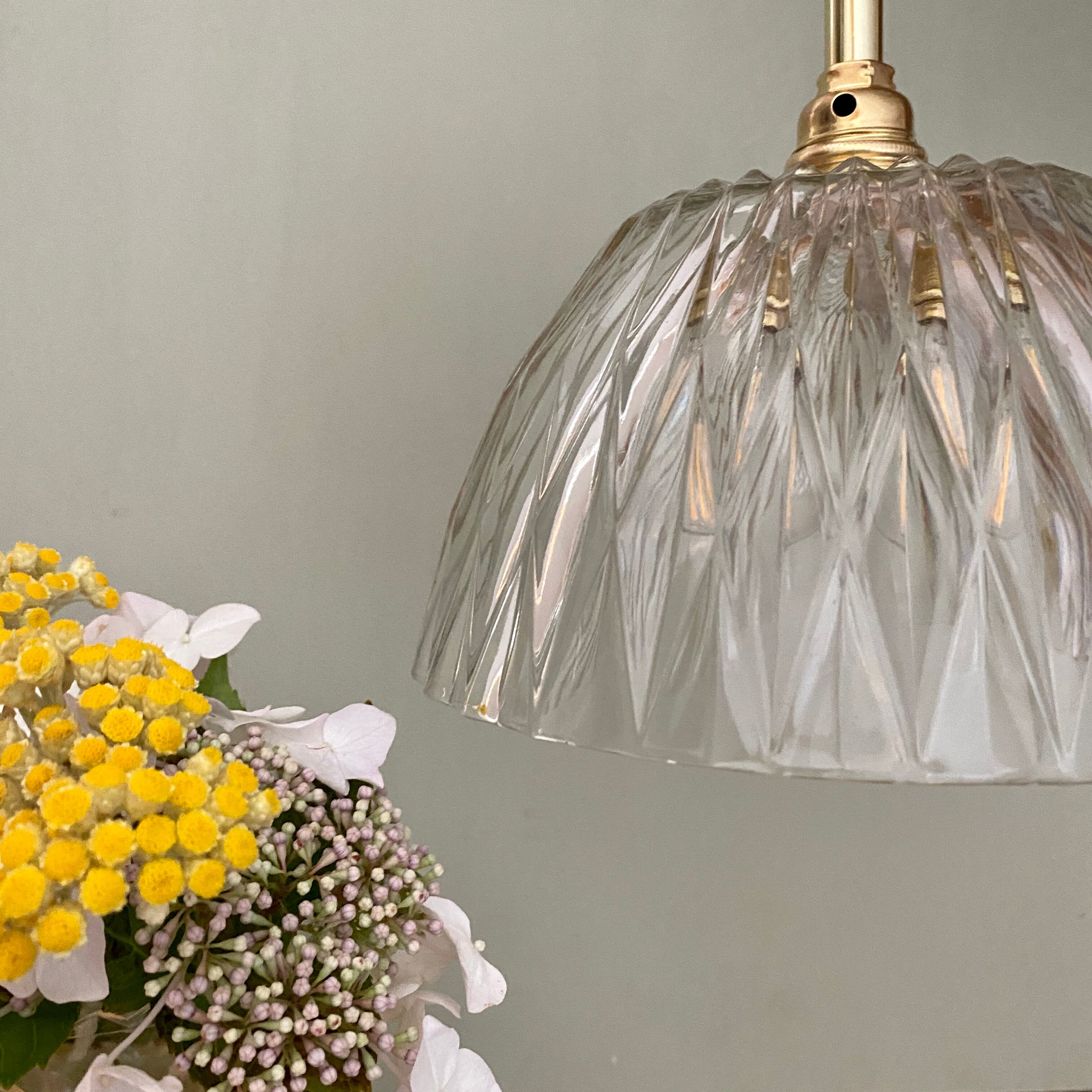 Vintage lamp lamp in molded glass