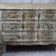 Commode arbalete ancienne patinée beige et blanc