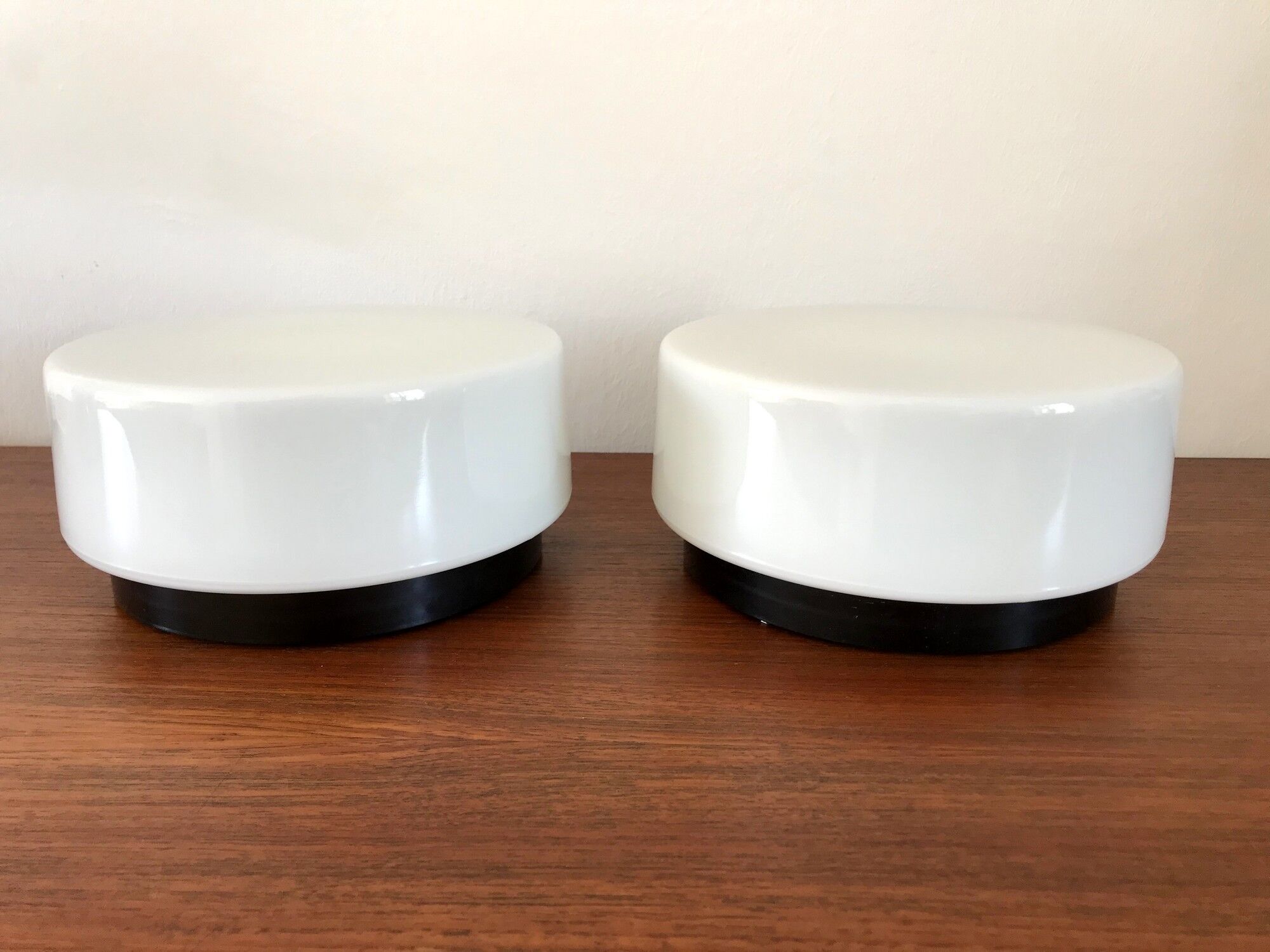 Ceiling lamp in vintage opaline 70s