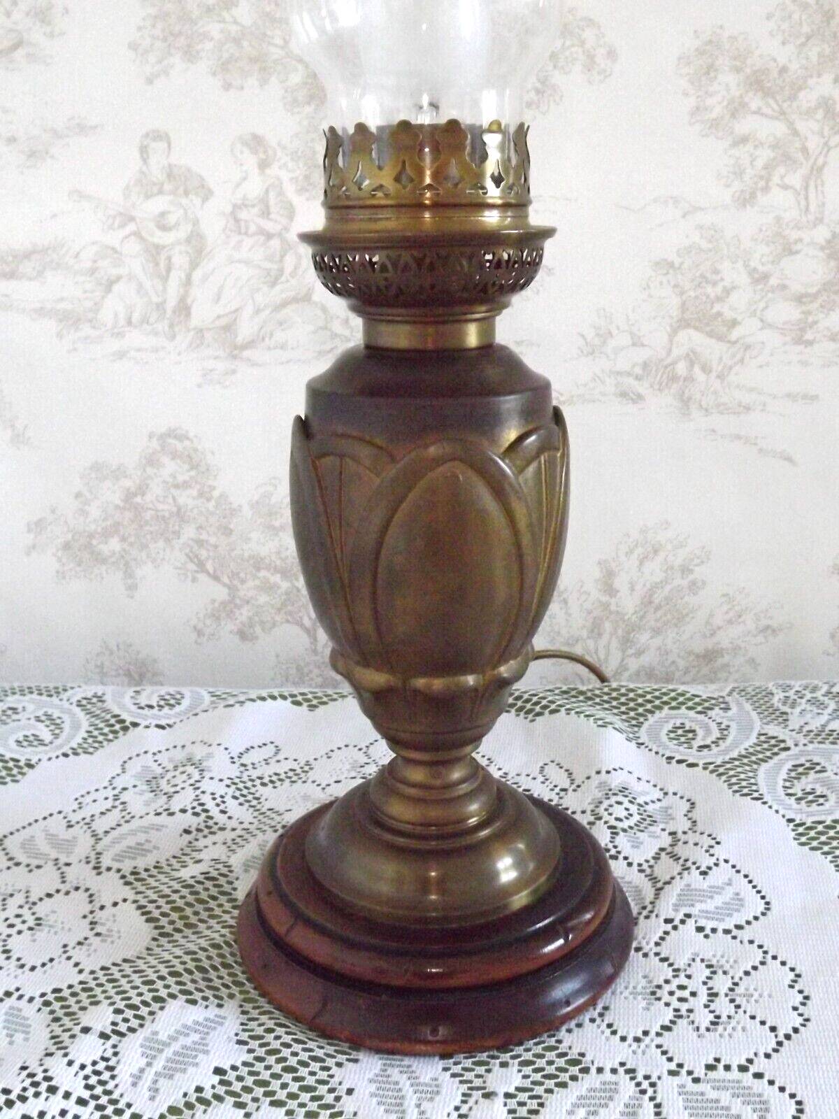 Glass and bronze lamp, Art Nouveau France