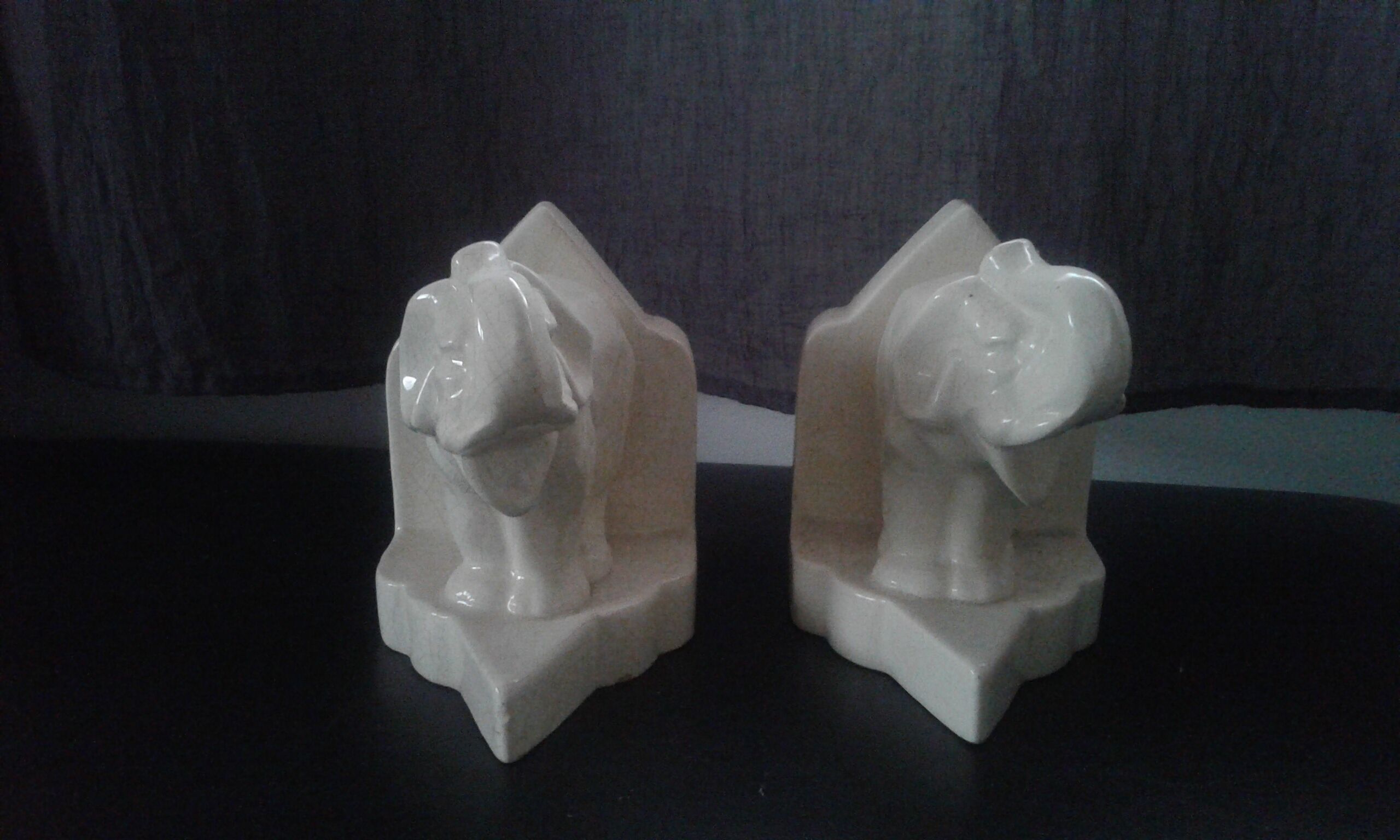 Pair elephants bookends