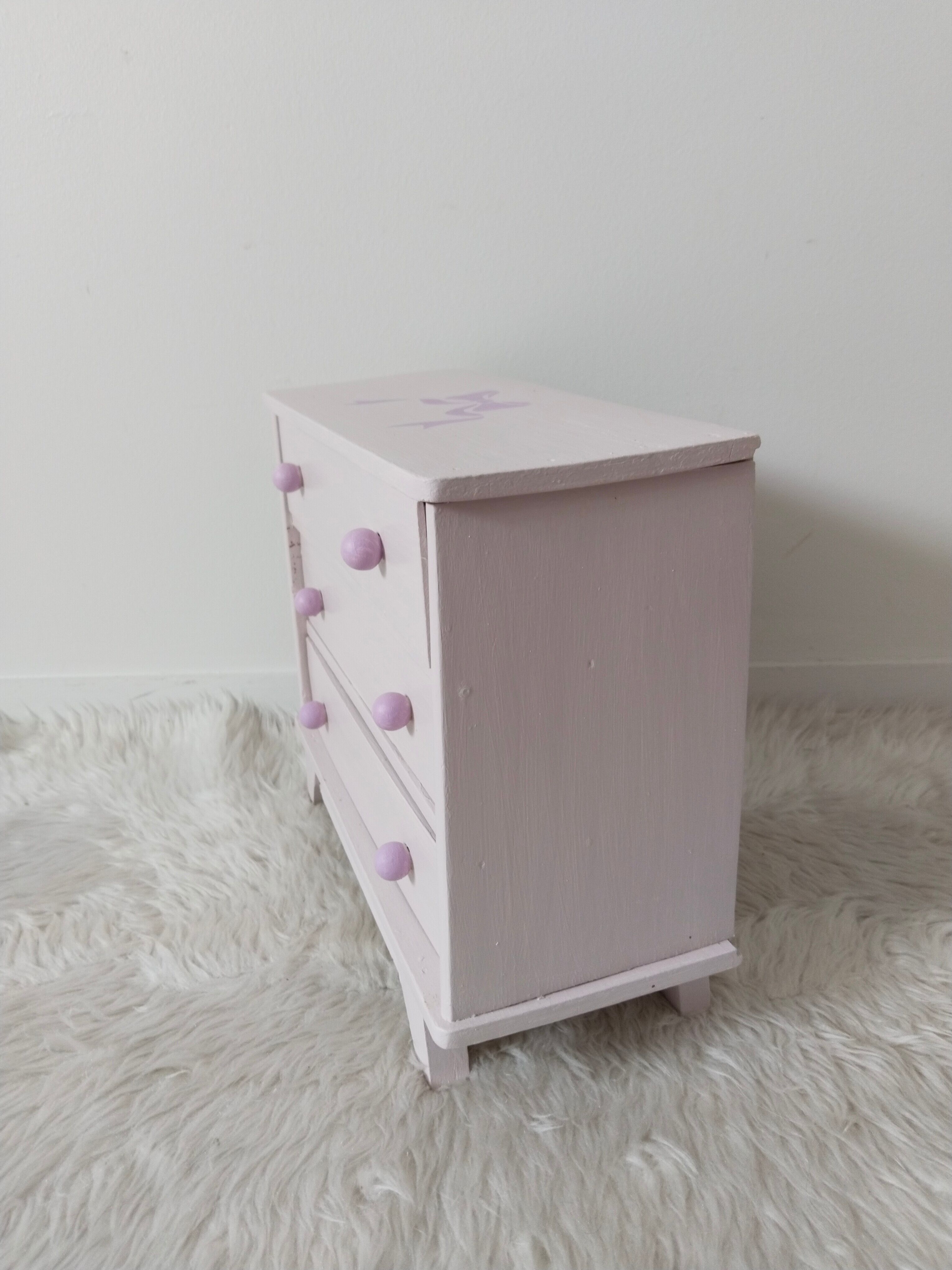 Commode  de poupée en bois , pieds compas , relookée , années 50