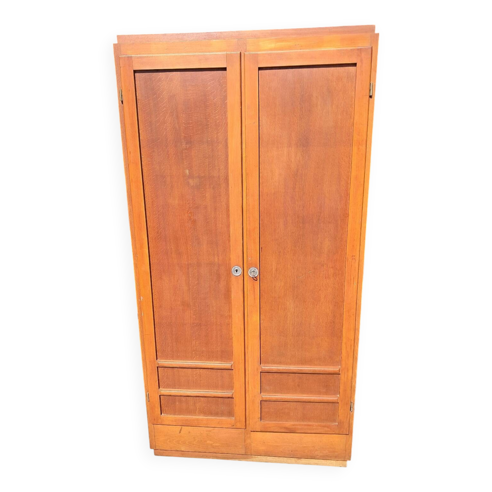 Armoire vintage