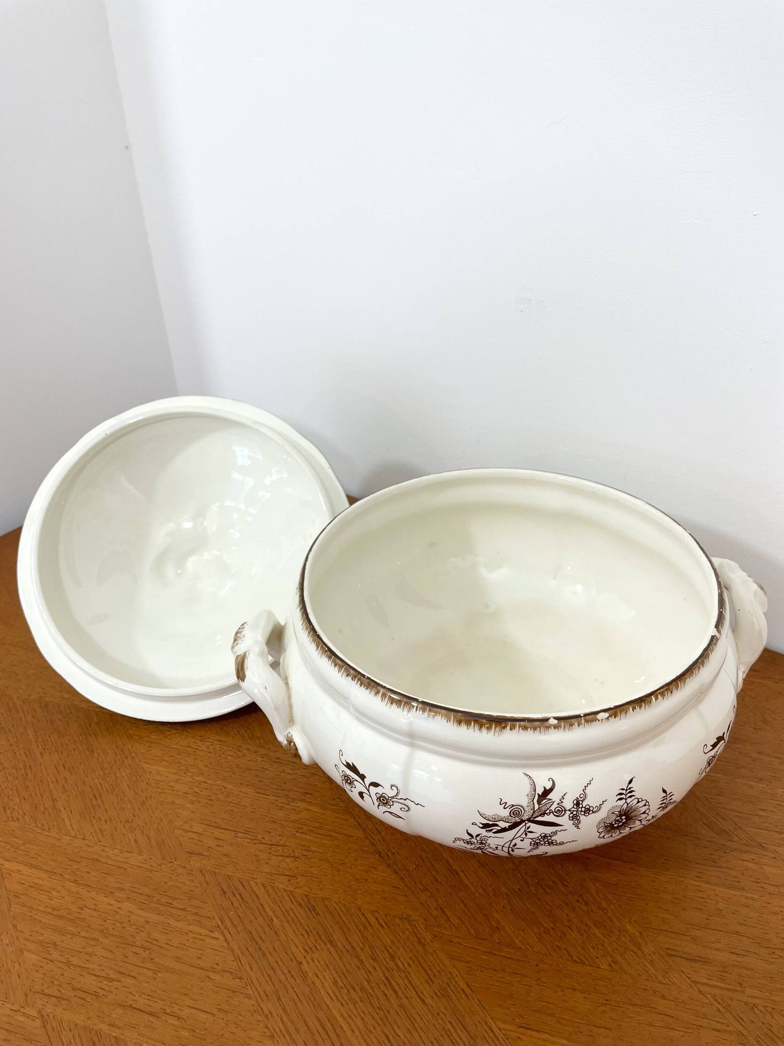 Soup tureen / Vegetable dish in earthenware - Sarreguemines - 1940s/50s