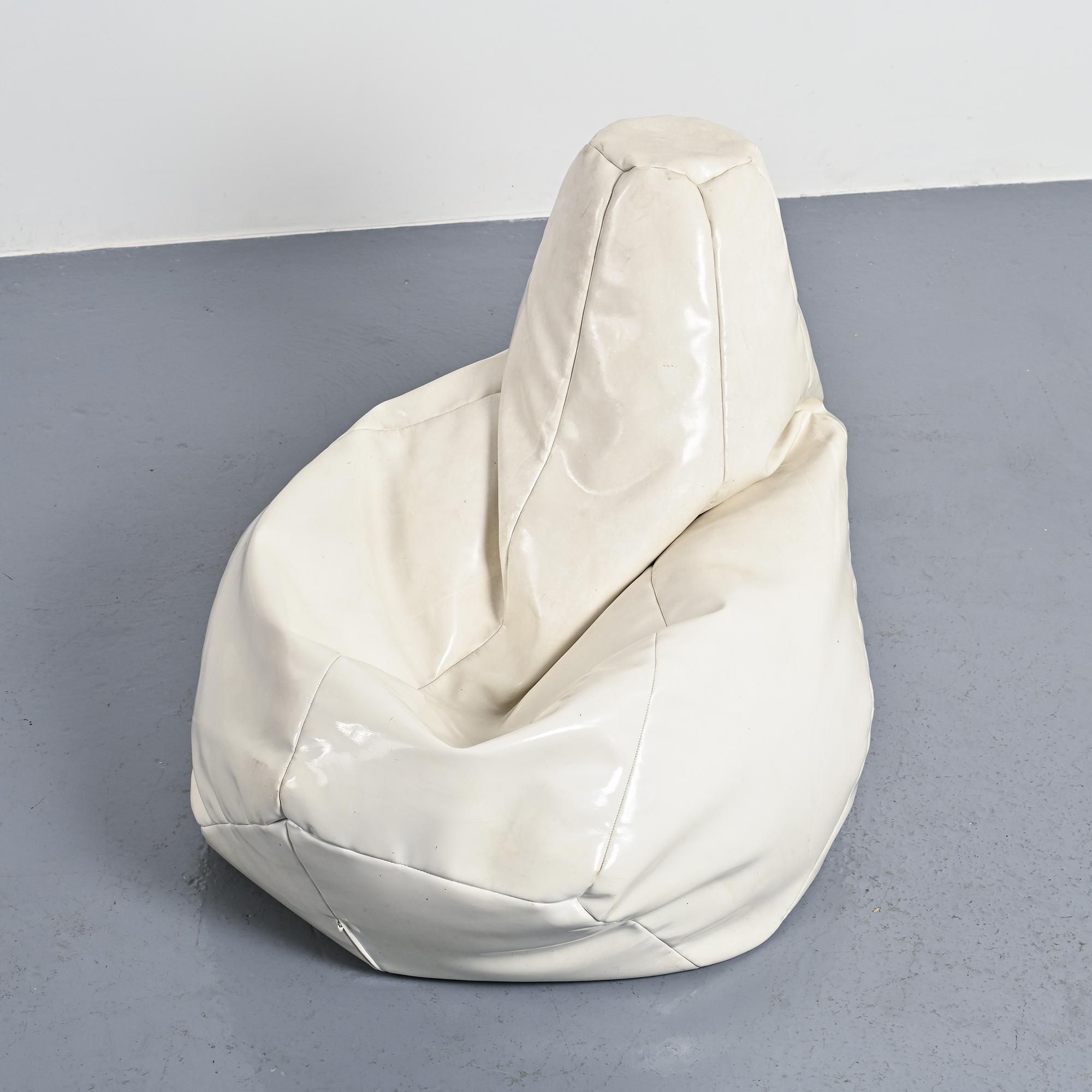 Bean bag by Piero Gatti, Cesare Paolini and Franco Teodoro for Zanotta, 1968.