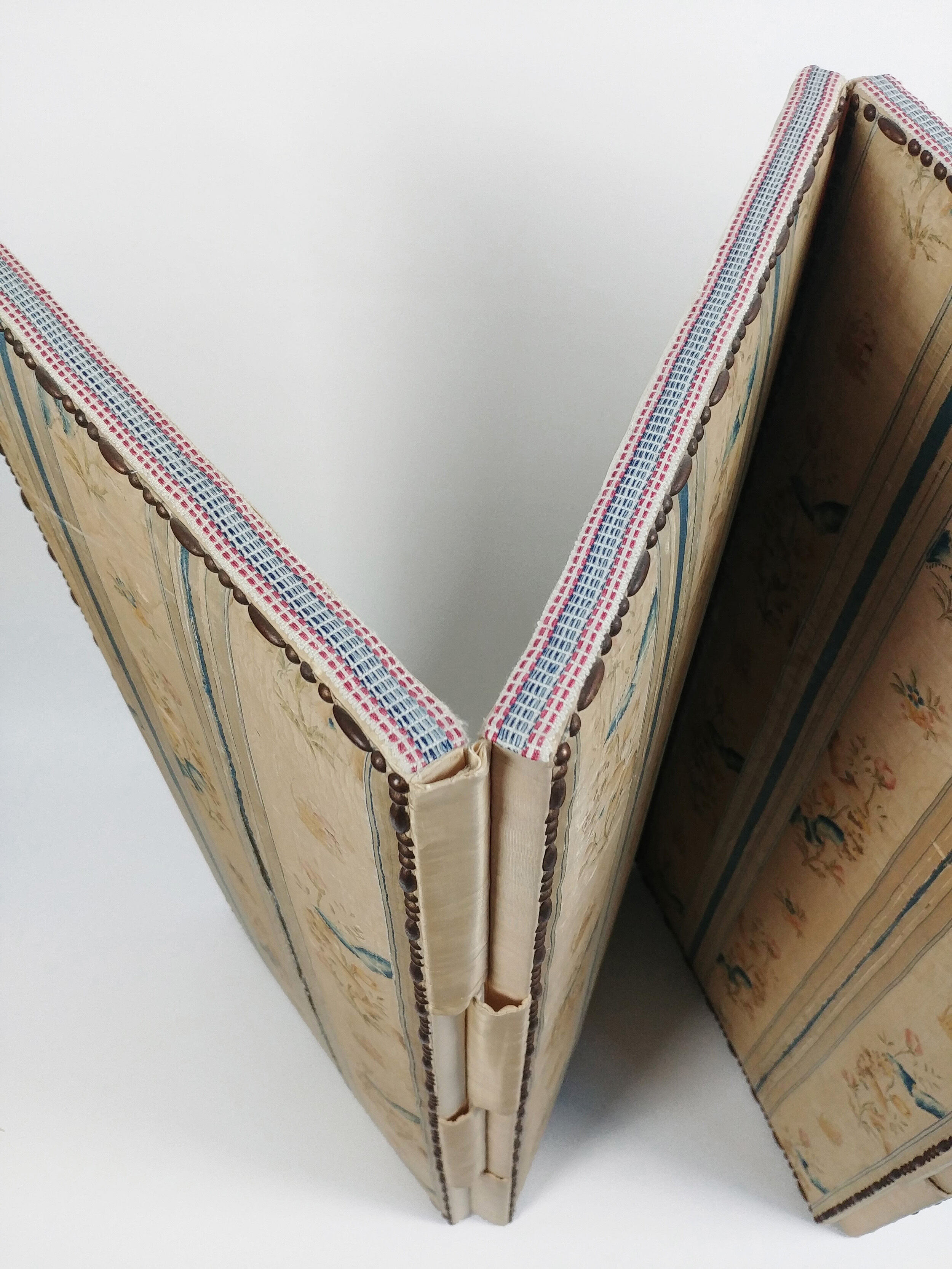 Screen of epoch Louis XVI