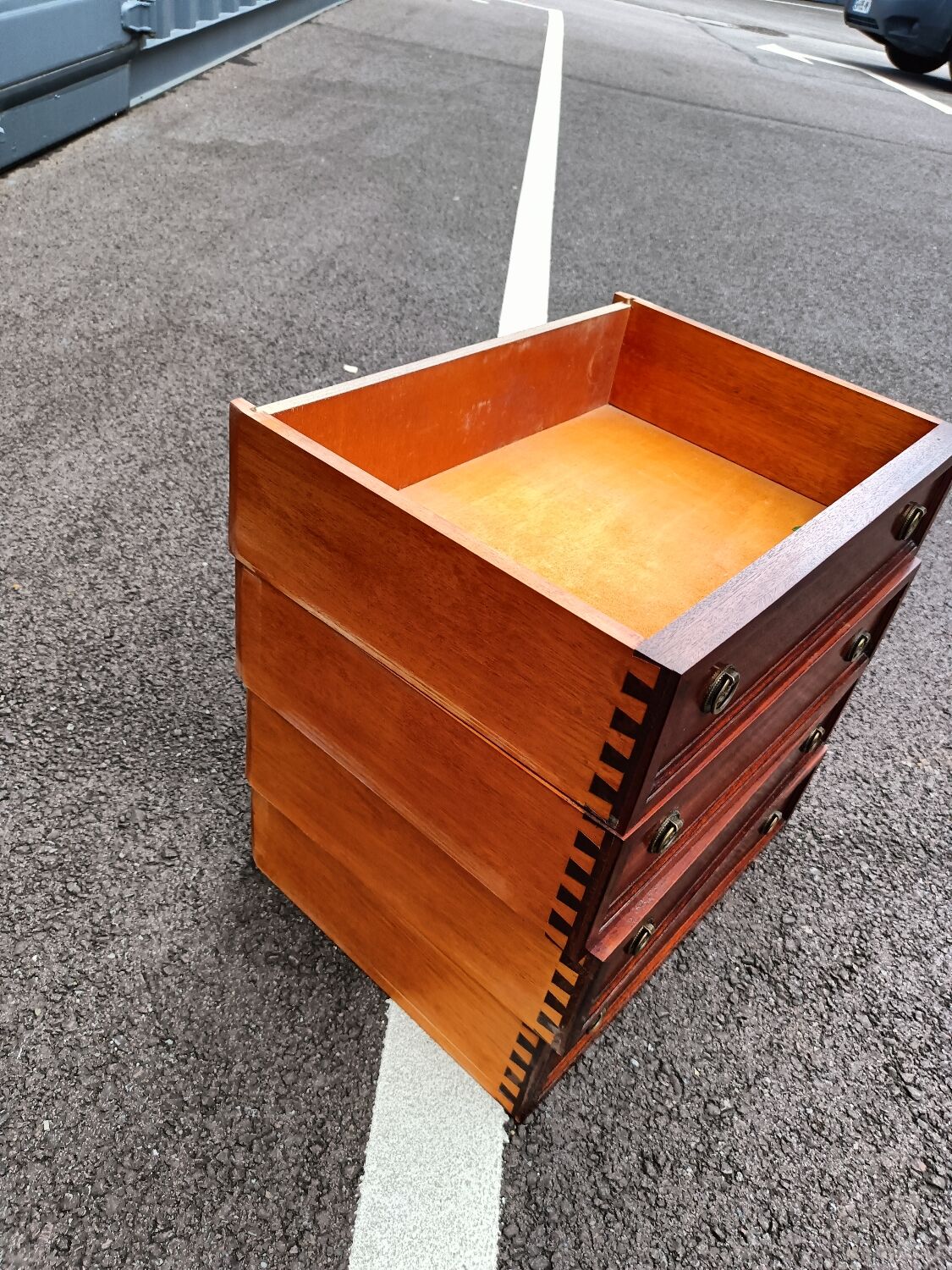 Chest of drawers style louis xvi marble top