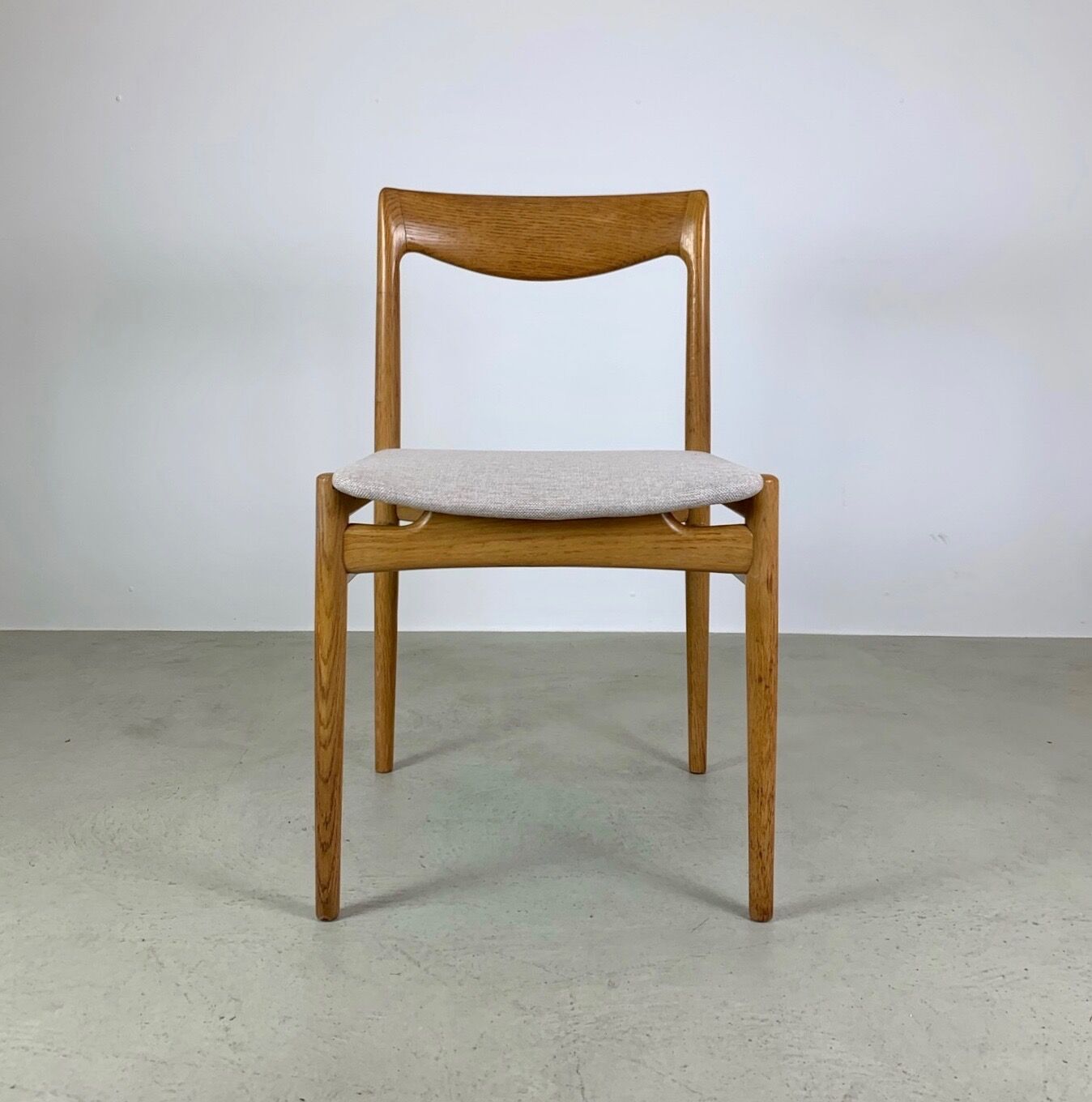Danish midcentury dining chairs in oak, 1960s