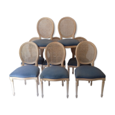 Suite of 8 chairs with medallion