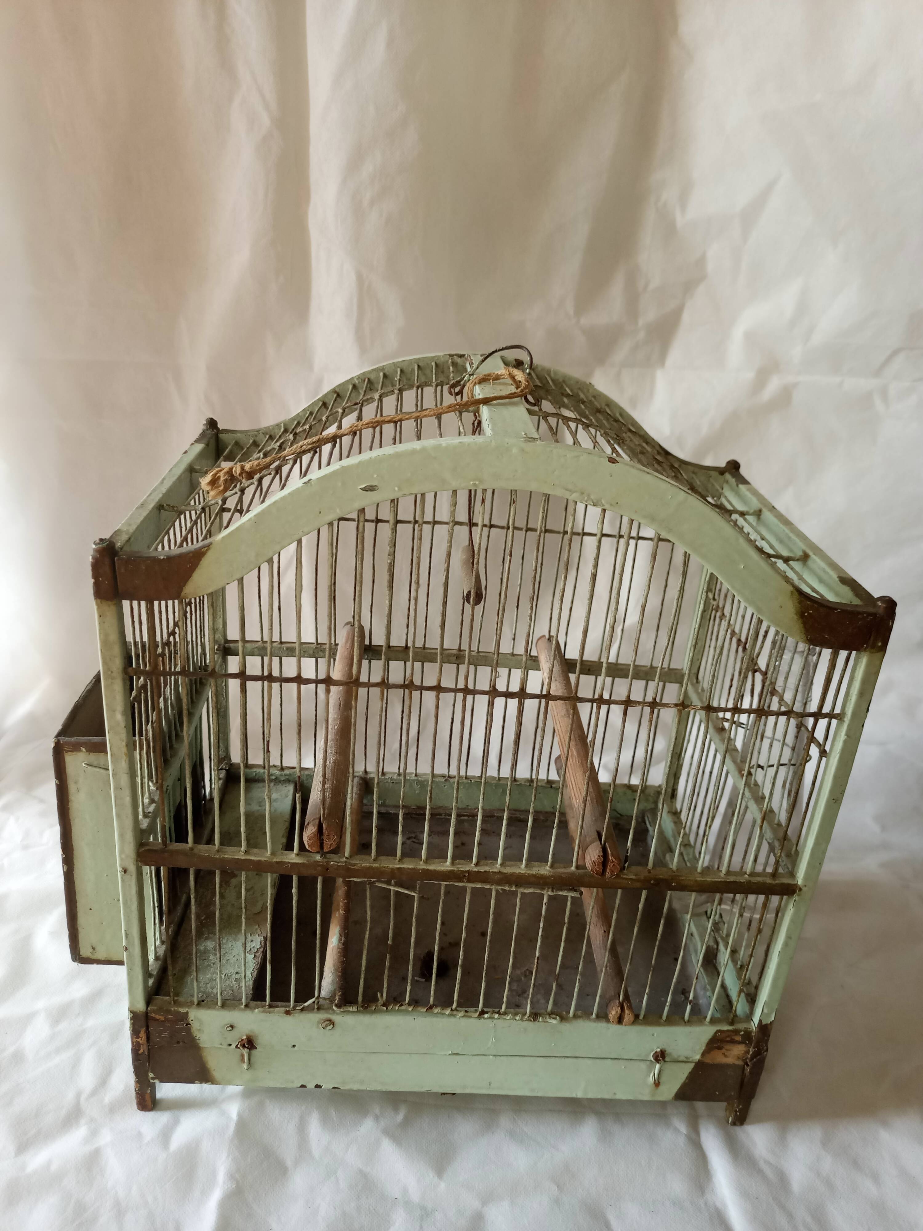 Petite cage ancienne en bois peint