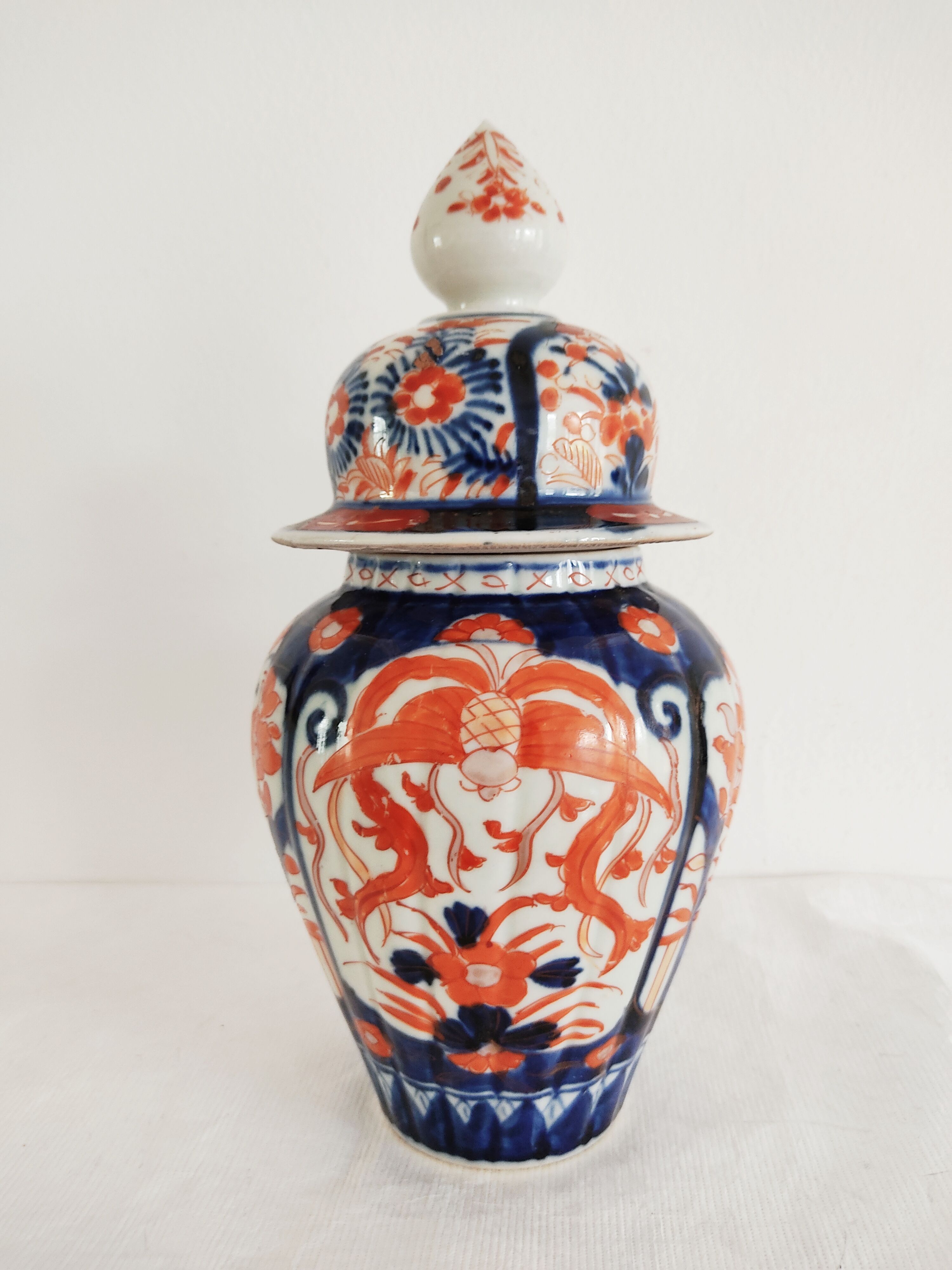 Vase couvert japonais Imari, 19e siècle