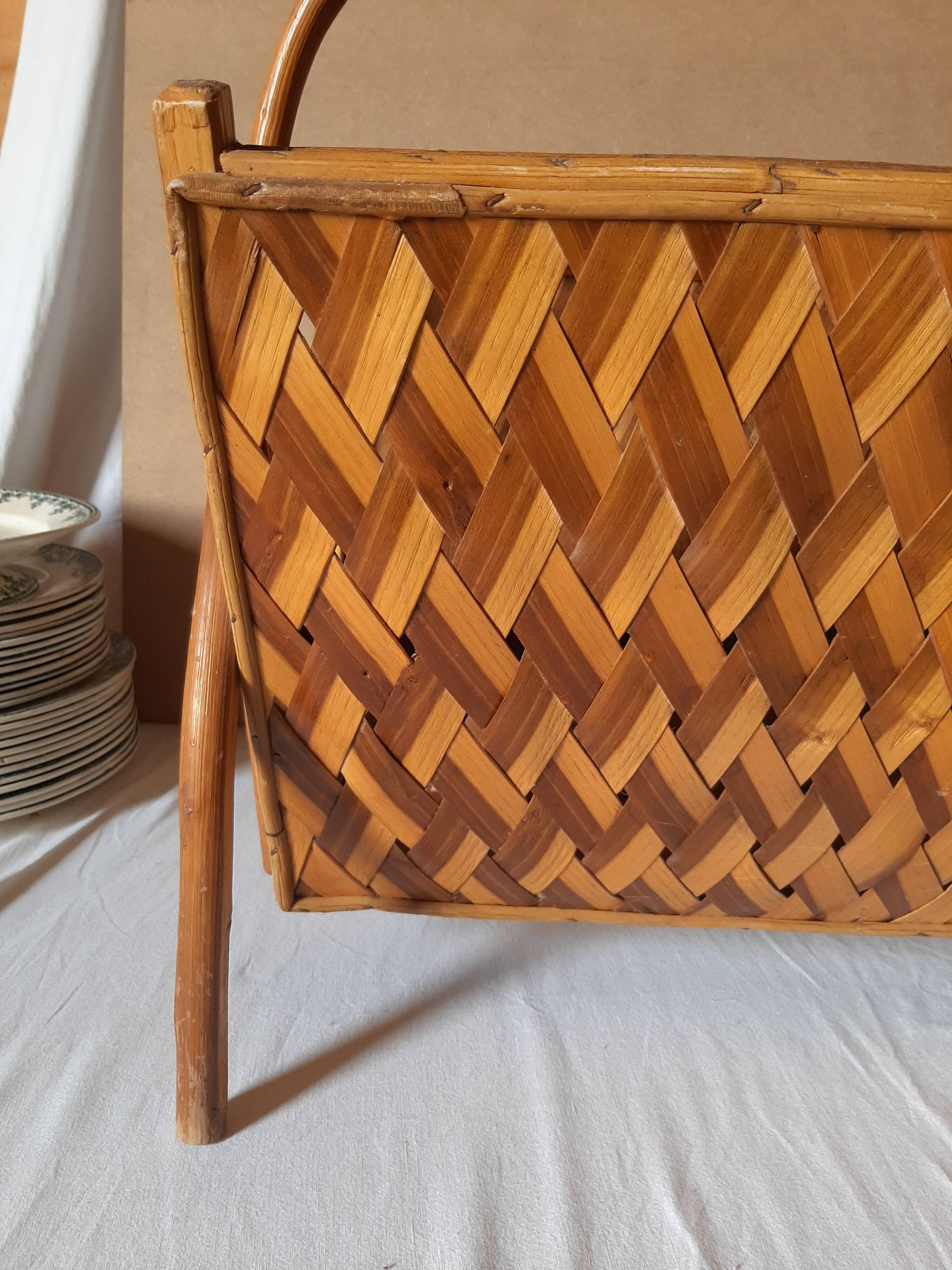 Porte revue vintage en chataignier