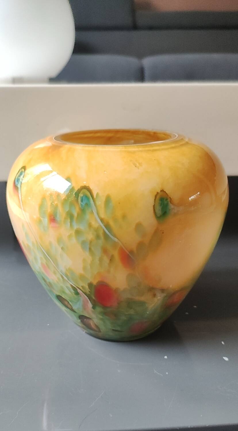 Ovoid-shaped vase, in blown art glass. Speckled inclusions