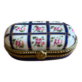Porcelain pillbox