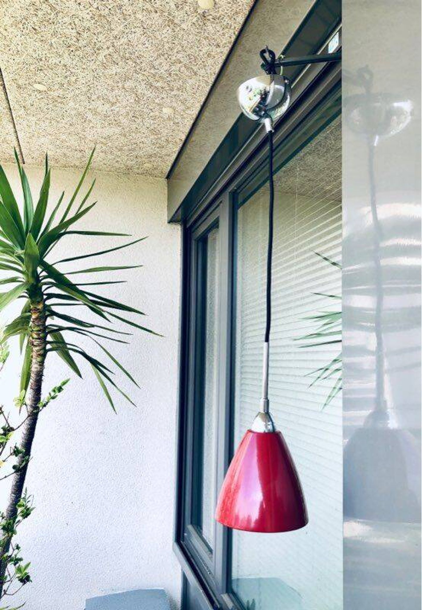 Long cable lacquered metal suspension
