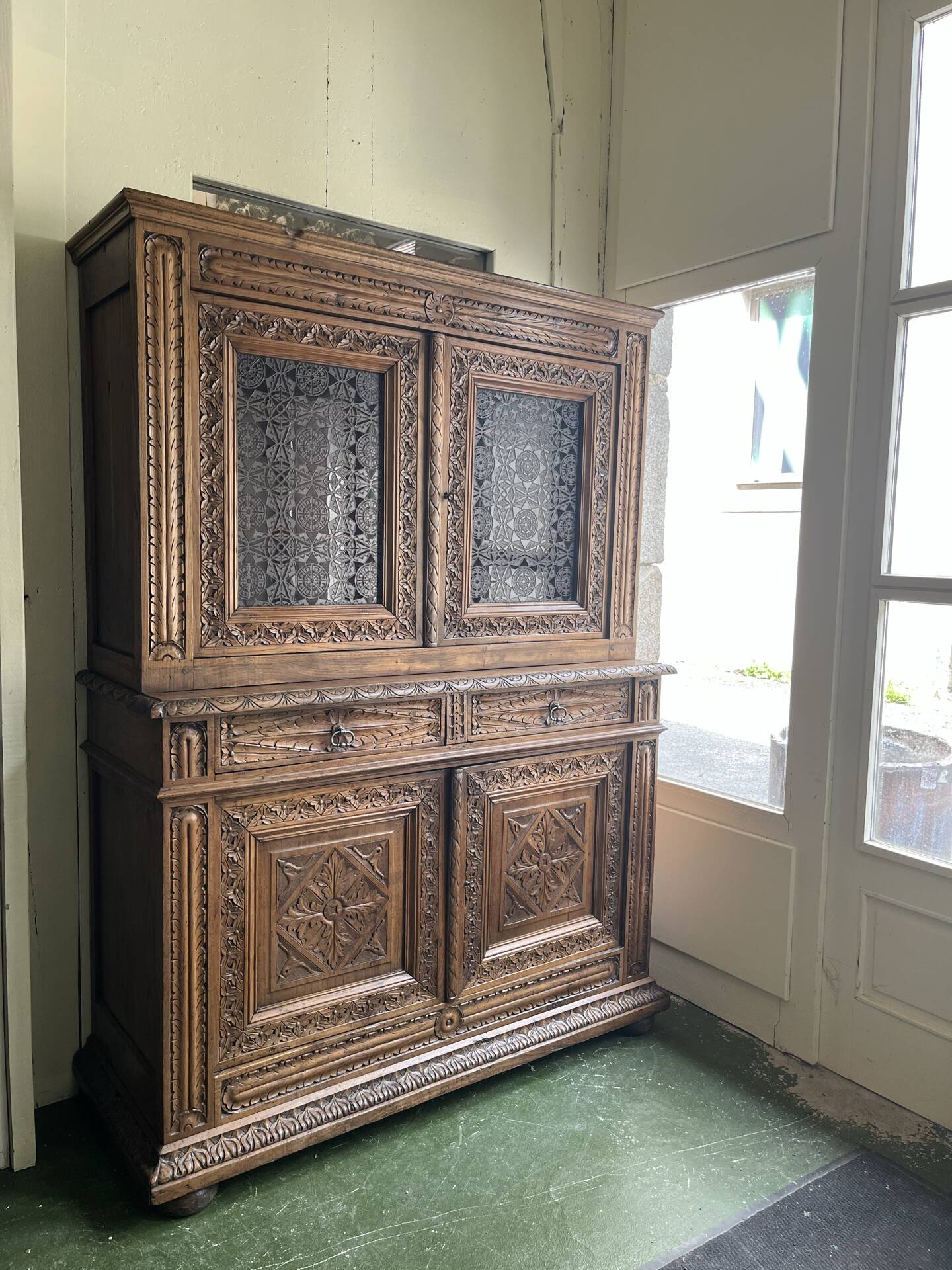 4-door sideboard