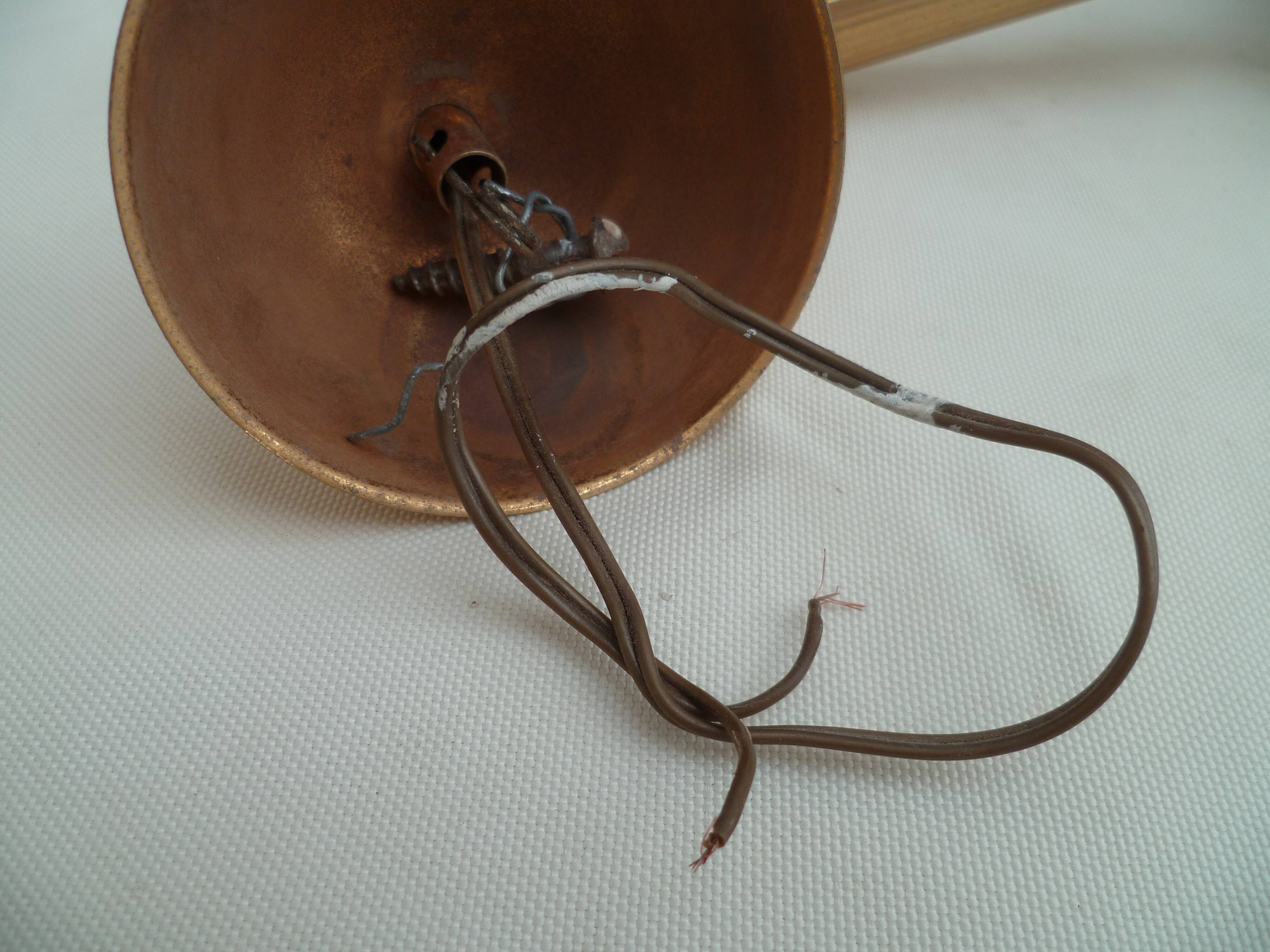 Suspended luminaire ceiling light glass has sets of coulure vintage 1970